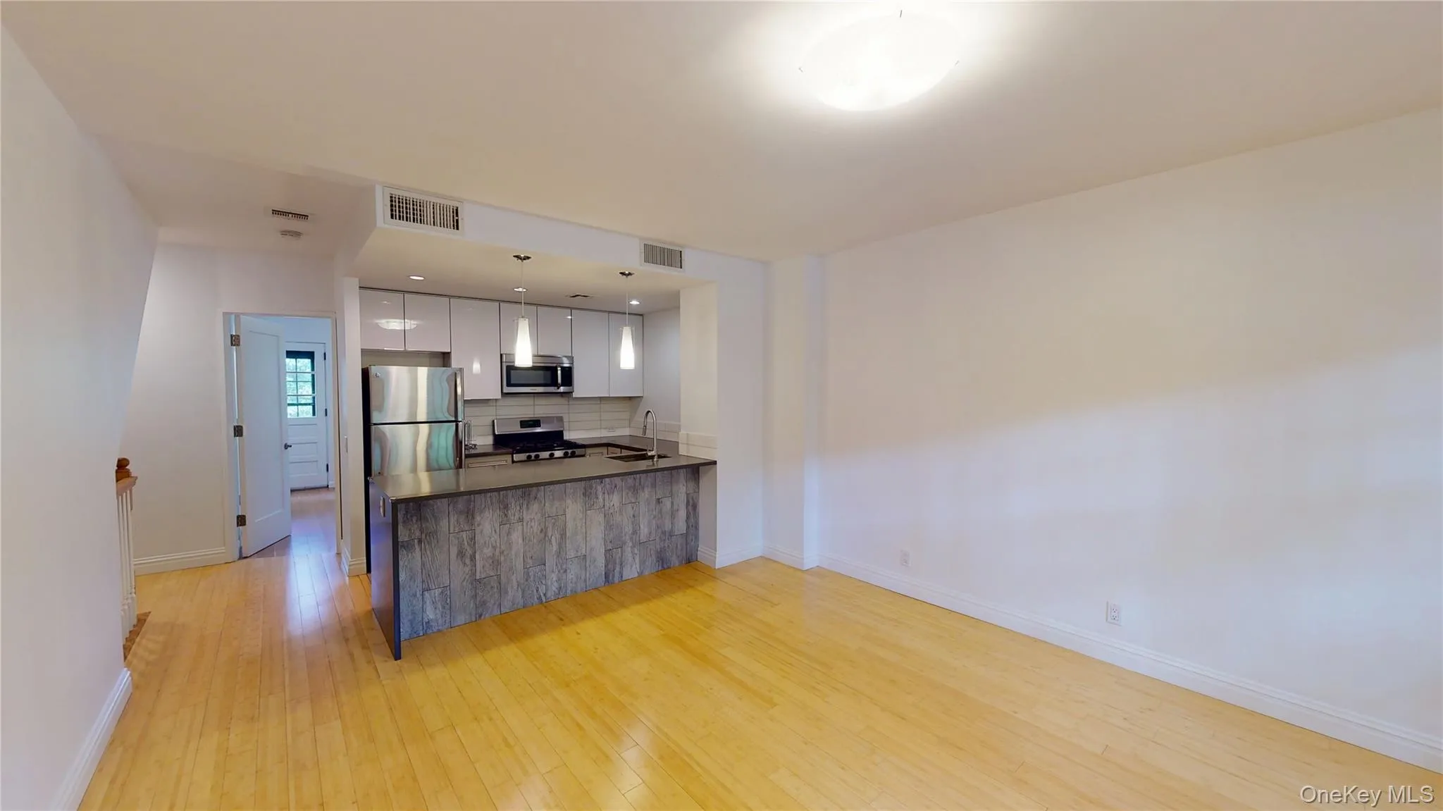 278 Burns Street, New York, NY, 3 Bedrooms Bedrooms, 5 Rooms Rooms,2 BathroomsBathrooms,Residential Lease,For Rent,Burns,0,1053772 278 Burns Street, New York, NY, 3 Bedrooms Bedrooms, 5 Rooms Rooms,2 BathroomsBathrooms,Residential Lease,For Rent,Burns,0,1053772