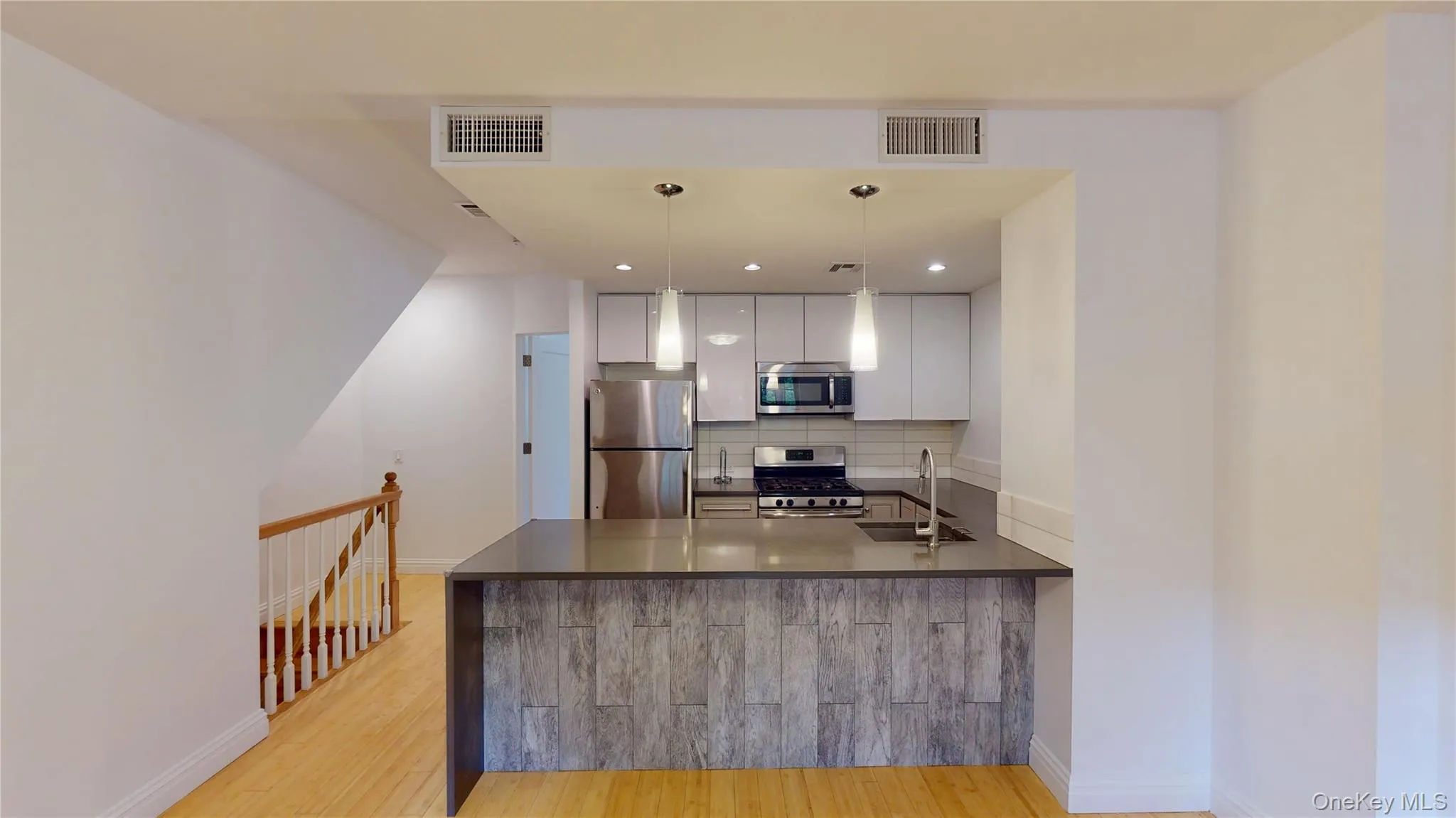 278 Burns Street, New York, NY, 3 Bedrooms Bedrooms, 5 Rooms Rooms,2 BathroomsBathrooms,Residential Lease,For Rent,Burns,0,1053772 278 Burns Street, New York, NY, 3 Bedrooms Bedrooms, 5 Rooms Rooms,2 BathroomsBathrooms,Residential Lease,For Rent,Burns,0,1053772