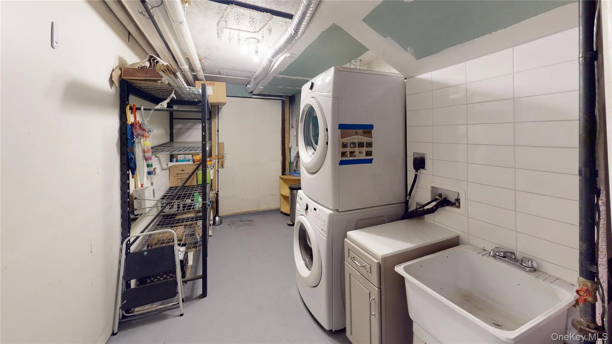 278 Burns Street, New York, NY, 3 Bedrooms Bedrooms, 5 Rooms Rooms,2 BathroomsBathrooms,Residential Lease,For Rent,Burns,0,1053772 278 Burns Street, New York, NY, 3 Bedrooms Bedrooms, 5 Rooms Rooms,2 BathroomsBathrooms,Residential Lease,For Rent,Burns,0,1053772