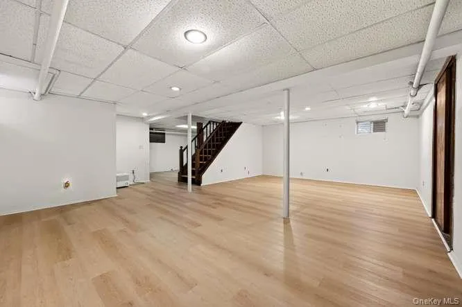 48 Maple Drive, North Hempstead, NY, 3 Bedrooms Bedrooms, 8 Rooms Rooms,2 BathroomsBathrooms,Residential,For Rent,Maple,0,1053773 48 Maple Drive, North Hempstead, NY, 3 Bedrooms Bedrooms, 8 Rooms Rooms,2 BathroomsBathrooms,Residential,For Rent,Maple,0,1053773