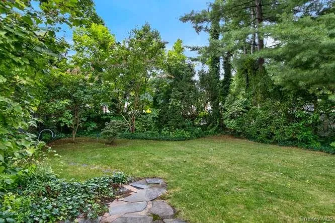 48 Maple Drive, North Hempstead, NY, 3 Bedrooms Bedrooms, 8 Rooms Rooms,2 BathroomsBathrooms,Residential,For Rent,Maple,0,1053773 48 Maple Drive, North Hempstead, NY, 3 Bedrooms Bedrooms, 8 Rooms Rooms,2 BathroomsBathrooms,Residential,For Rent,Maple,0,1053773