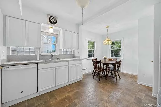 48 Maple Drive, North Hempstead, NY, 3 Bedrooms Bedrooms, 8 Rooms Rooms,2 BathroomsBathrooms,Residential,For Rent,Maple,0,1053773 48 Maple Drive, North Hempstead, NY, 3 Bedrooms Bedrooms, 8 Rooms Rooms,2 BathroomsBathrooms,Residential,For Rent,Maple,0,1053773