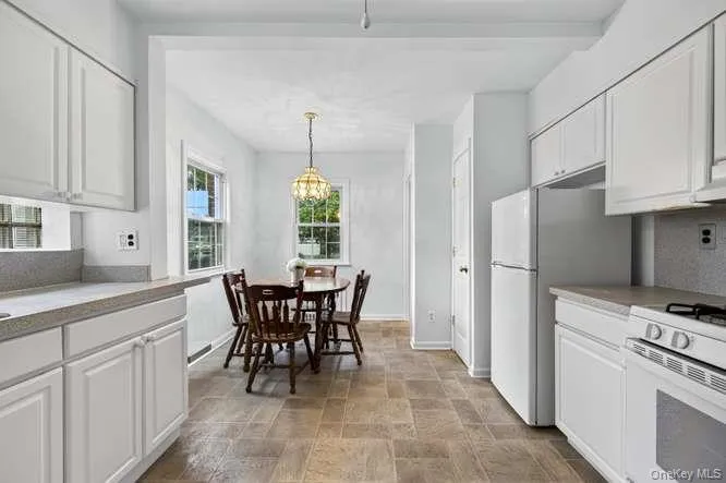 48 Maple Drive, North Hempstead, NY, 3 Bedrooms Bedrooms, 8 Rooms Rooms,2 BathroomsBathrooms,Residential,For Rent,Maple,0,1053773 48 Maple Drive, North Hempstead, NY, 3 Bedrooms Bedrooms, 8 Rooms Rooms,2 BathroomsBathrooms,Residential,For Rent,Maple,0,1053773
