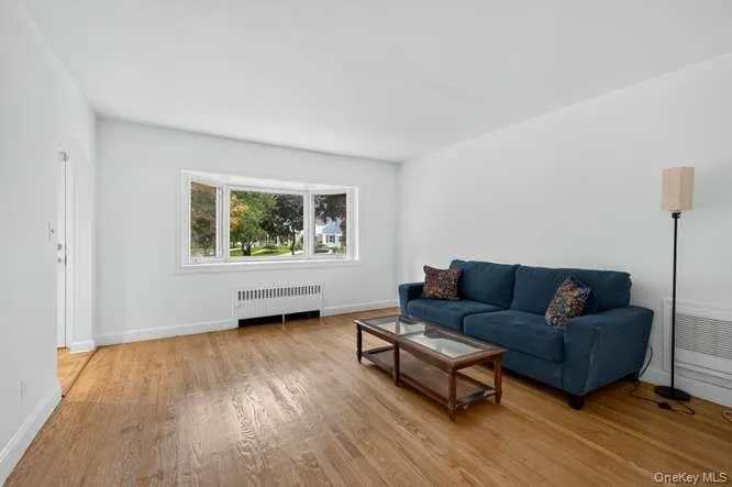 48 Maple Drive, North Hempstead, NY, 3 Bedrooms Bedrooms, 8 Rooms Rooms,2 BathroomsBathrooms,Residential,For Rent,Maple,0,1053773 48 Maple Drive, North Hempstead, NY, 3 Bedrooms Bedrooms, 8 Rooms Rooms,2 BathroomsBathrooms,Residential,For Rent,Maple,0,1053773