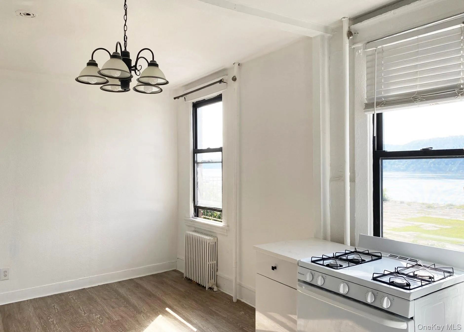 101 Southside Avenue, Greenburgh, NY, 1 Bedroom Bedrooms, 5 Room Rooms,1 BathroomBathrooms,Residential Lease,For Rent,Southside,0,1053775 101 Southside Avenue, Greenburgh, NY, 1 Bedroom Bedrooms, 5 Room Rooms,1 BathroomBathrooms,Residential Lease,For Rent,Southside,0,1053775