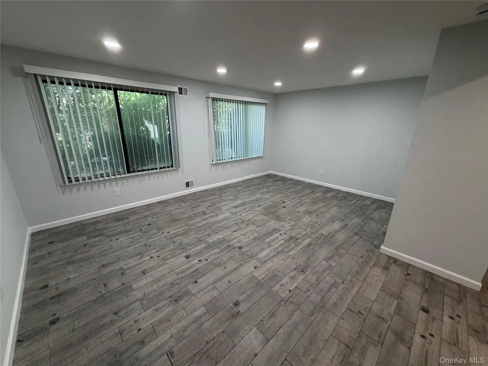 203 Springmeadow Drive, Islip, NY, 3 Bedroom Bedrooms, 6 Room Rooms,1 BathroomBathrooms,Residential Lease,For Rent,Springmeadow,0,1053789 203 Springmeadow Drive, Islip, NY, 3 Bedroom Bedrooms, 6 Room Rooms,1 BathroomBathrooms,Residential Lease,For Rent,Springmeadow,0,1053789