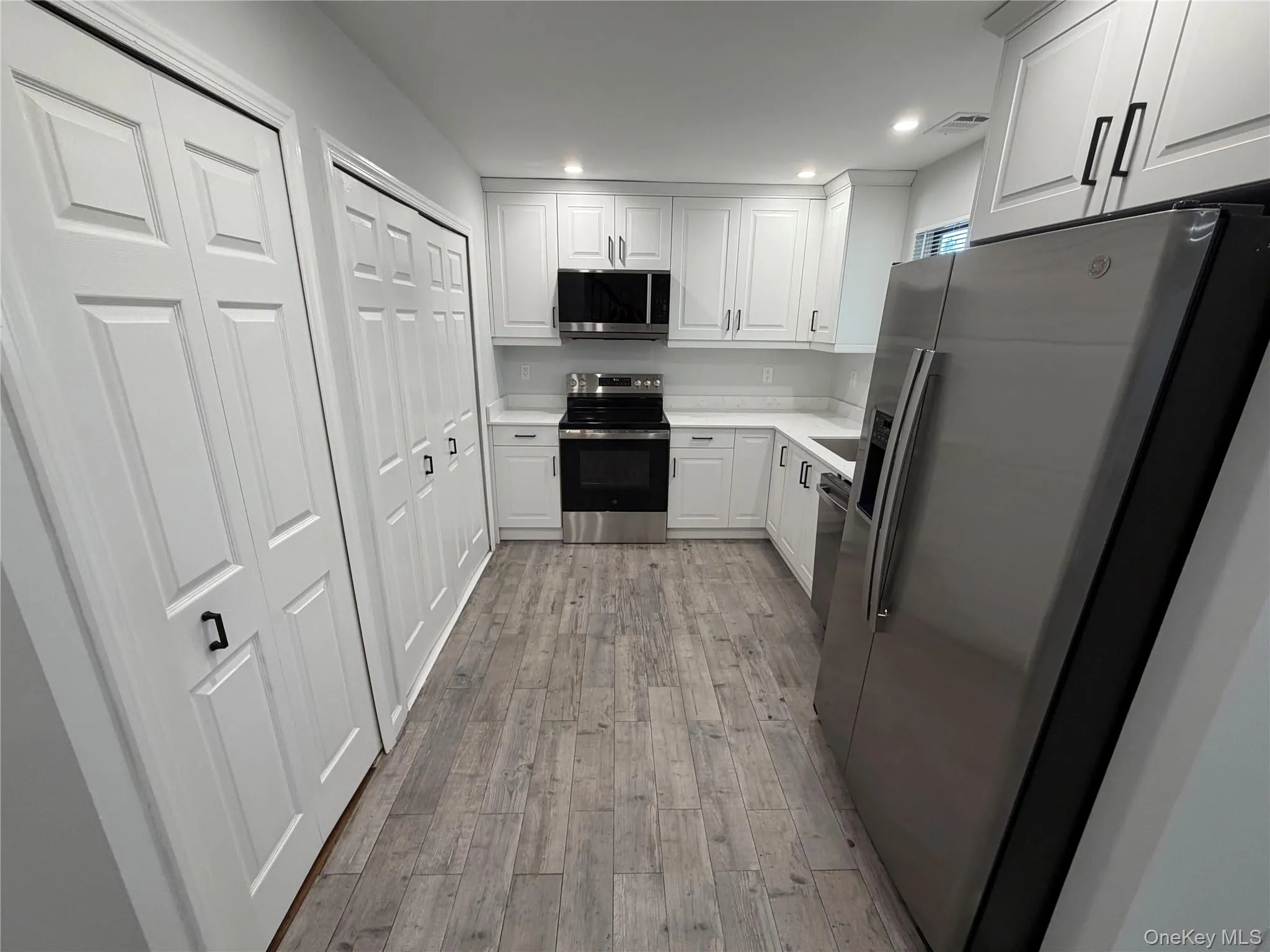 203 Springmeadow Drive, Islip, NY, 3 Bedroom Bedrooms, 6 Room Rooms,1 BathroomBathrooms,Residential Lease,For Rent,Springmeadow,0,1053789 203 Springmeadow Drive, Islip, NY, 3 Bedroom Bedrooms, 6 Room Rooms,1 BathroomBathrooms,Residential Lease,For Rent,Springmeadow,0,1053789