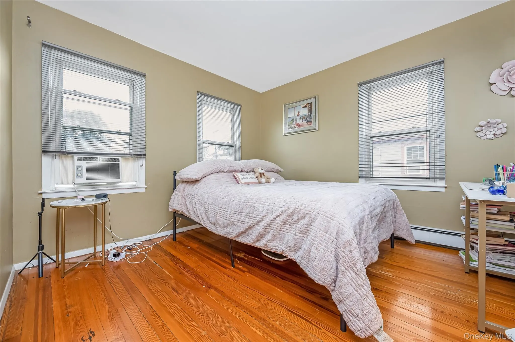 121 Cochran Place, Hempstead, NY, 4 Bedrooms Bedrooms, 10 Rooms Rooms,2 BathroomsBathrooms,Residential,For Rent,Cochran,0,1053795 121 Cochran Place, Hempstead, NY, 4 Bedrooms Bedrooms, 10 Rooms Rooms,2 BathroomsBathrooms,Residential,For Rent,Cochran,0,1053795