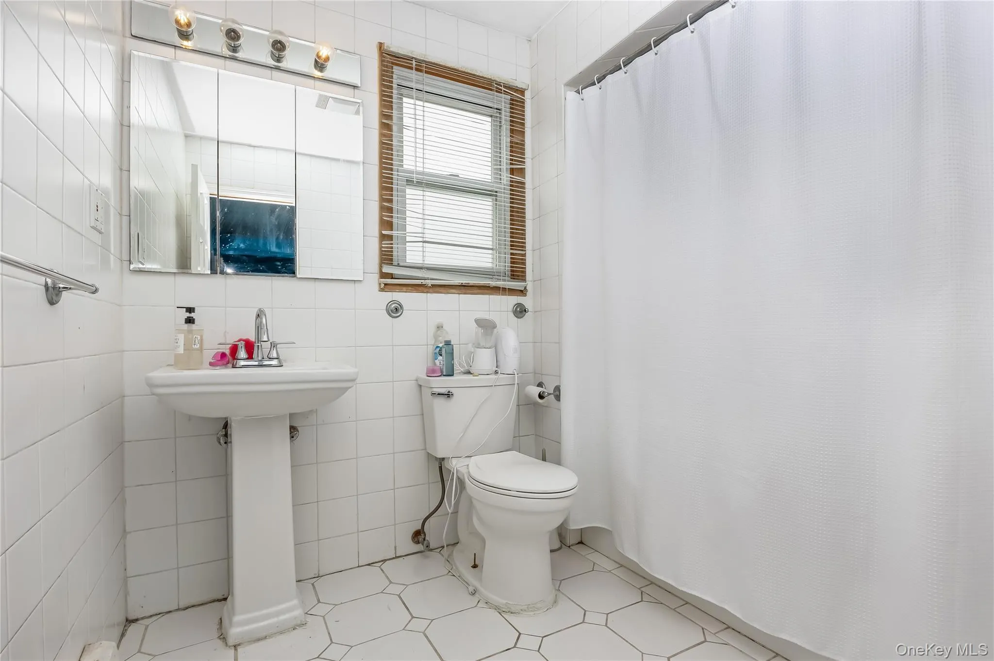 121 Cochran Place, Hempstead, NY, 4 Bedrooms Bedrooms, 10 Rooms Rooms,2 BathroomsBathrooms,Residential,For Rent,Cochran,0,1053795 121 Cochran Place, Hempstead, NY, 4 Bedrooms Bedrooms, 10 Rooms Rooms,2 BathroomsBathrooms,Residential,For Rent,Cochran,0,1053795