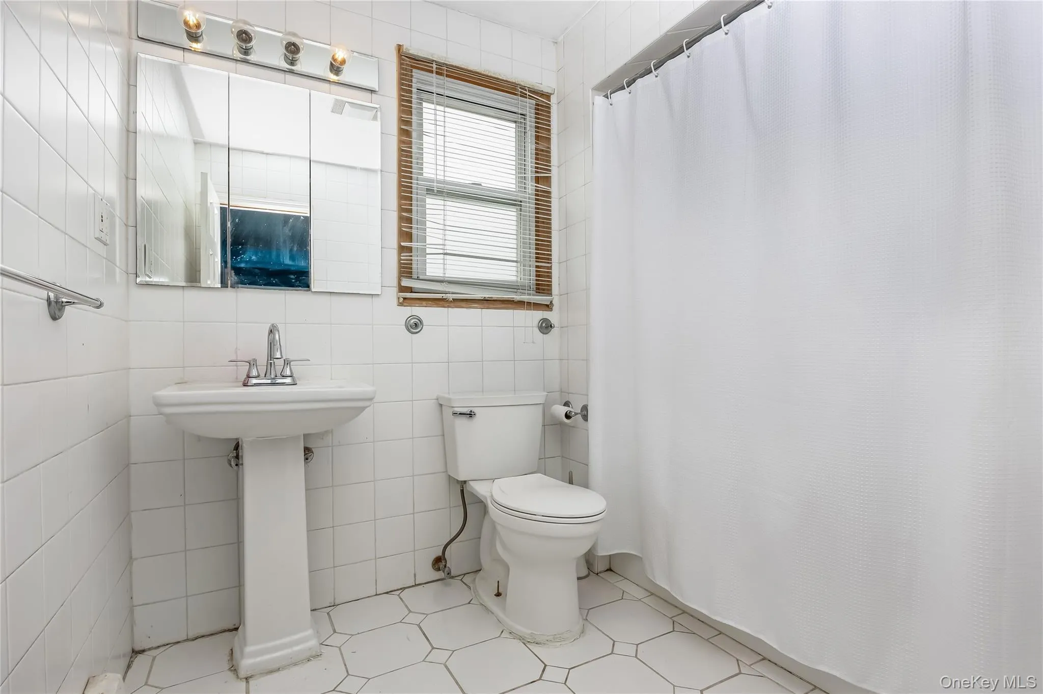 121 Cochran Place, Hempstead, NY, 4 Bedrooms Bedrooms, 10 Rooms Rooms,2 BathroomsBathrooms,Residential,For Rent,Cochran,0,1053795 121 Cochran Place, Hempstead, NY, 4 Bedrooms Bedrooms, 10 Rooms Rooms,2 BathroomsBathrooms,Residential,For Rent,Cochran,0,1053795