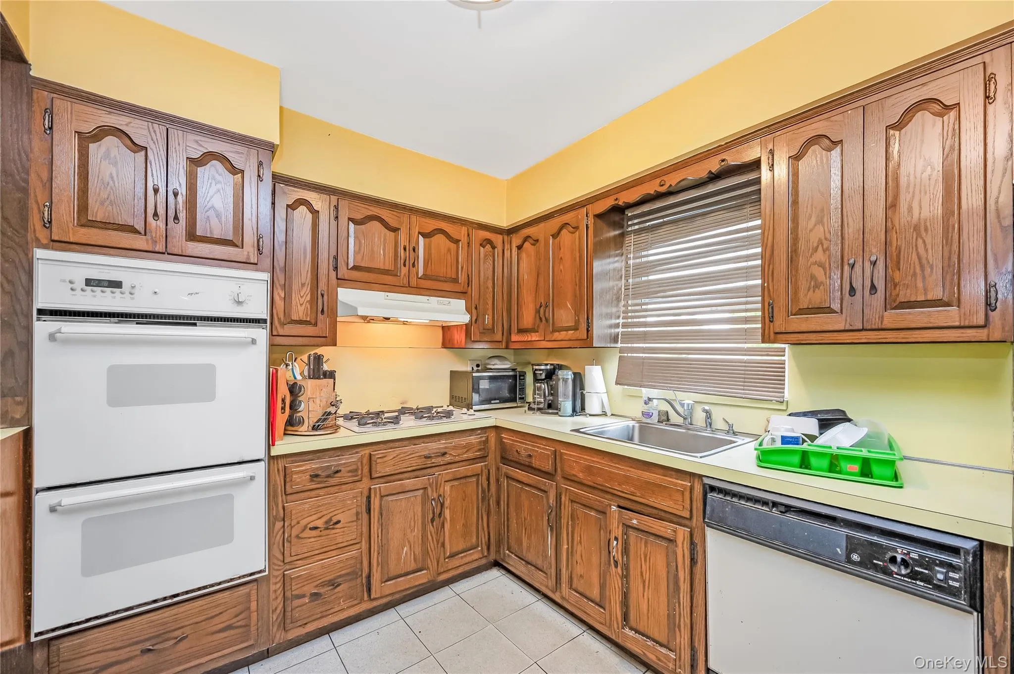 121 Cochran Place, Hempstead, NY, 4 Bedrooms Bedrooms, 10 Rooms Rooms,2 BathroomsBathrooms,Residential,For Rent,Cochran,0,1053795 121 Cochran Place, Hempstead, NY, 4 Bedrooms Bedrooms, 10 Rooms Rooms,2 BathroomsBathrooms,Residential,For Rent,Cochran,0,1053795