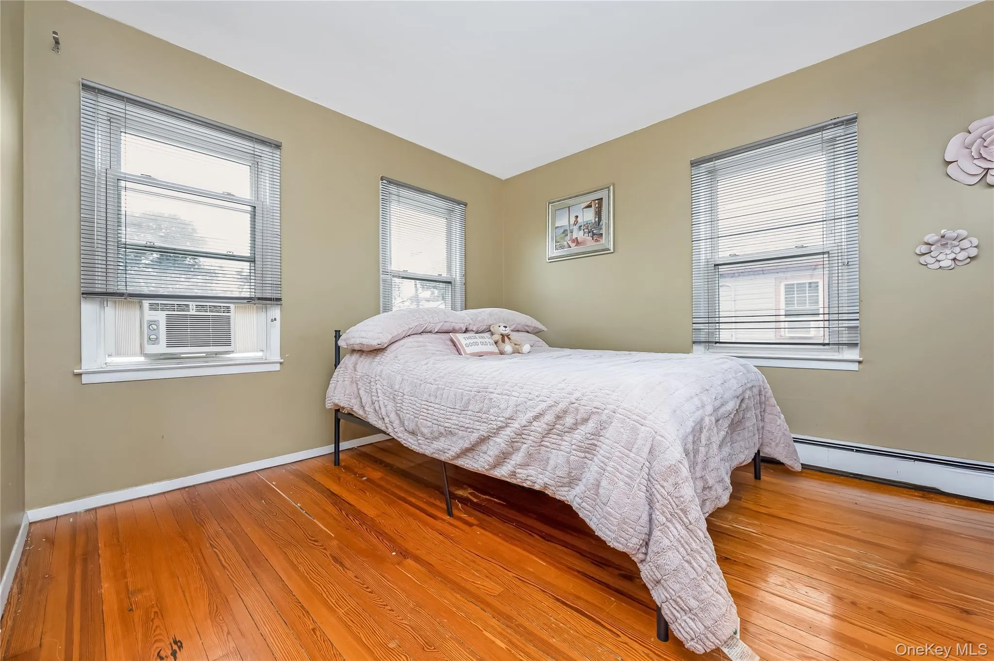 121 Cochran Place, Hempstead, NY, 4 Bedrooms Bedrooms, 10 Rooms Rooms,2 BathroomsBathrooms,Residential,For Rent,Cochran,0,1053795 121 Cochran Place, Hempstead, NY, 4 Bedrooms Bedrooms, 10 Rooms Rooms,2 BathroomsBathrooms,Residential,For Rent,Cochran,0,1053795