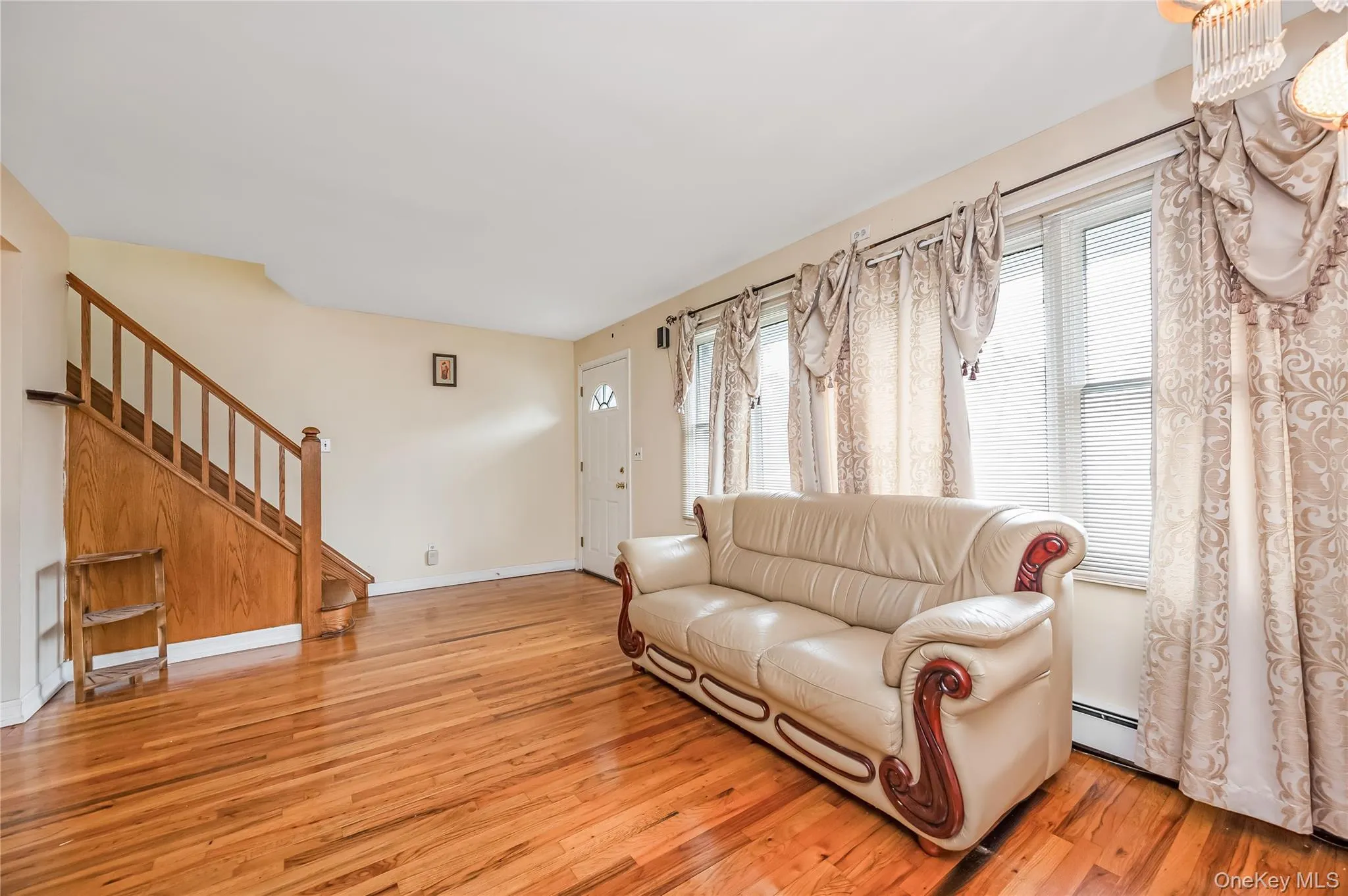 121 Cochran Place, Hempstead, NY, 4 Bedrooms Bedrooms, 10 Rooms Rooms,2 BathroomsBathrooms,Residential,For Rent,Cochran,0,1053795 121 Cochran Place, Hempstead, NY, 4 Bedrooms Bedrooms, 10 Rooms Rooms,2 BathroomsBathrooms,Residential,For Rent,Cochran,0,1053795