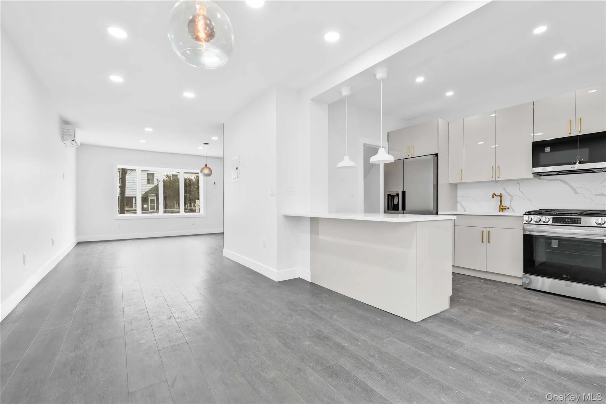 113-22 204th Street, New York, NY, 3 Bedrooms Bedrooms, 6 Rooms Rooms,3 BathroomsBathrooms,Residential,For Rent,204th,0,1053797 113-22 204th Street, New York, NY, 3 Bedrooms Bedrooms, 6 Rooms Rooms,3 BathroomsBathrooms,Residential,For Rent,204th,0,1053797