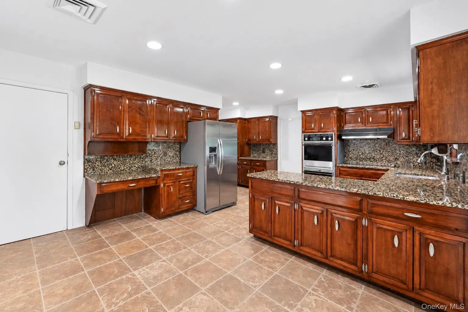 12 Arleigh Road, North Hempstead, NY, 5 Bedroom Bedrooms, 12 Room Rooms,3 BathroomBathrooms,Residential Lease,For Rent,Arleigh,0,1053798 12 Arleigh Road, North Hempstead, NY, 5 Bedroom Bedrooms, 12 Room Rooms,3 BathroomBathrooms,Residential Lease,For Rent,Arleigh,0,1053798