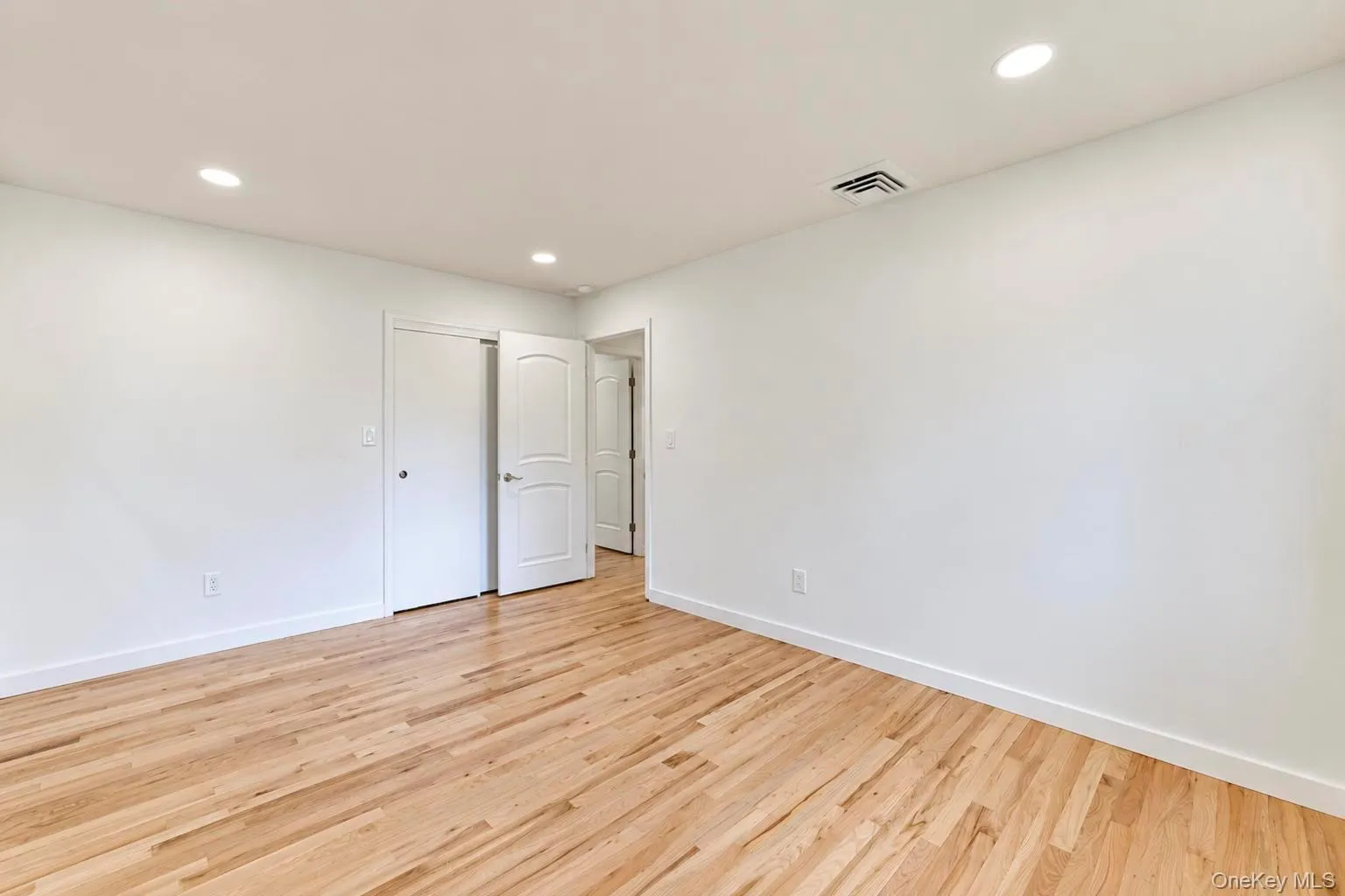 12 Arleigh Road, North Hempstead, NY, 5 Bedroom Bedrooms, 12 Room Rooms,3 BathroomBathrooms,Residential Lease,For Rent,Arleigh,0,1053798 12 Arleigh Road, North Hempstead, NY, 5 Bedroom Bedrooms, 12 Room Rooms,3 BathroomBathrooms,Residential Lease,For Rent,Arleigh,0,1053798