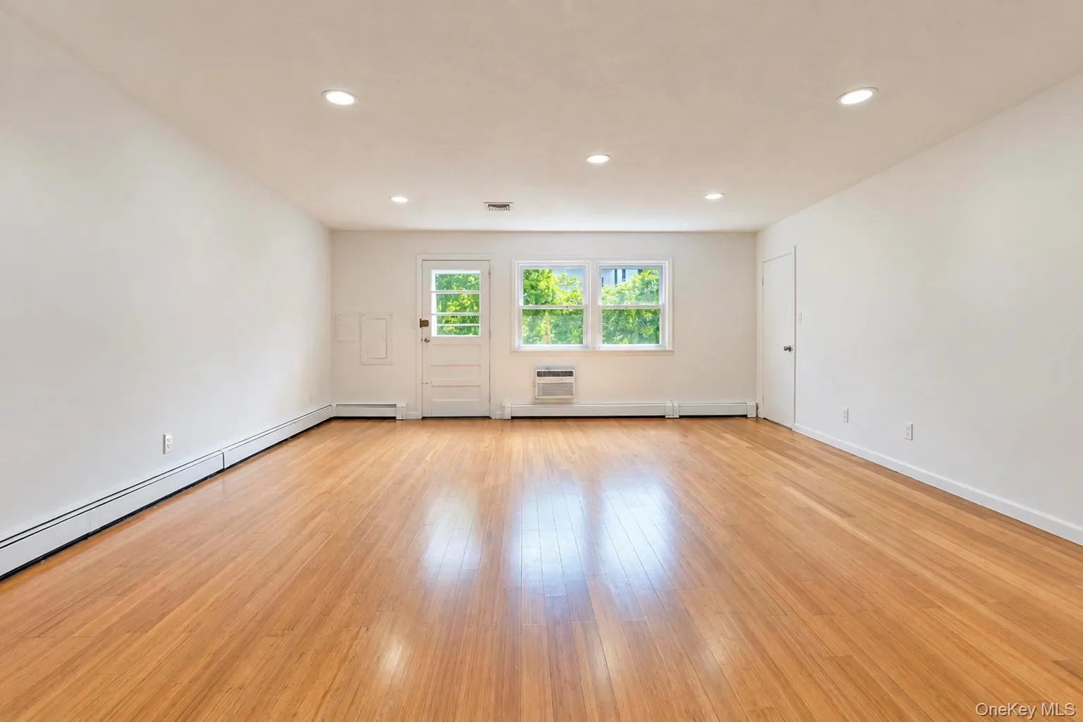 12 Arleigh Road, North Hempstead, NY, 5 Bedroom Bedrooms, 12 Room Rooms,3 BathroomBathrooms,Residential Lease,For Rent,Arleigh,0,1053798 12 Arleigh Road, North Hempstead, NY, 5 Bedroom Bedrooms, 12 Room Rooms,3 BathroomBathrooms,Residential Lease,For Rent,Arleigh,0,1053798