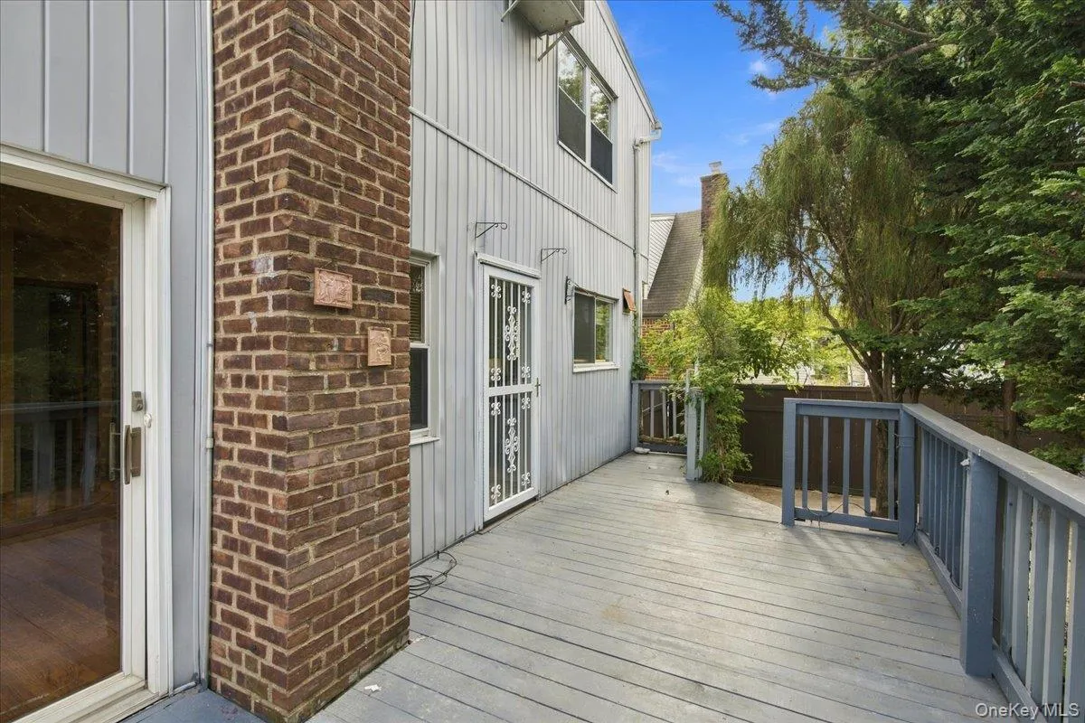 973 3rd Street, North Hempstead, NY, 4 Bedrooms Bedrooms, 6 Rooms Rooms,3 BathroomsBathrooms,Residential,For Rent,3rd,0,1053805 973 3rd Street, North Hempstead, NY, 4 Bedrooms Bedrooms, 6 Rooms Rooms,3 BathroomsBathrooms,Residential,For Rent,3rd,0,1053805