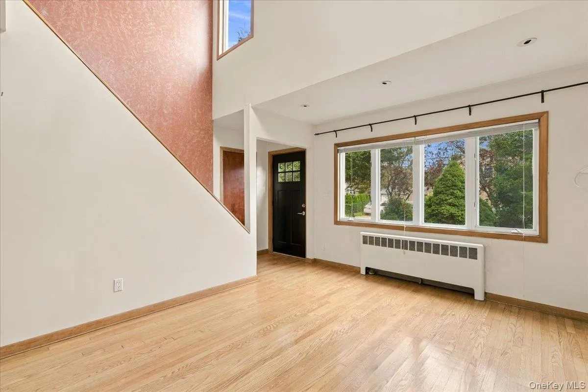 973 3rd Street, North Hempstead, NY, 4 Bedrooms Bedrooms, 6 Rooms Rooms,3 BathroomsBathrooms,Residential,For Rent,3rd,0,1053805 973 3rd Street, North Hempstead, NY, 4 Bedrooms Bedrooms, 6 Rooms Rooms,3 BathroomsBathrooms,Residential,For Rent,3rd,0,1053805