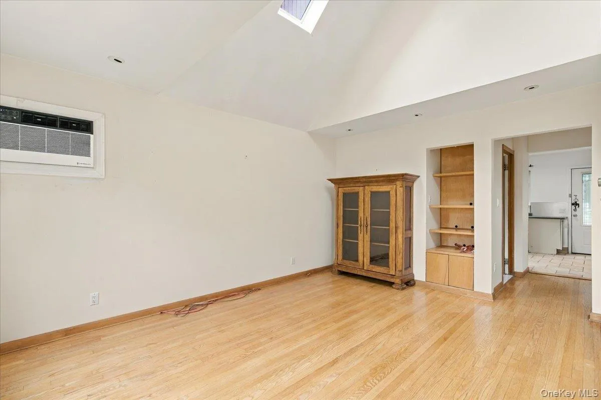 973 3rd Street, North Hempstead, NY, 4 Bedrooms Bedrooms, 6 Rooms Rooms,3 BathroomsBathrooms,Residential,For Rent,3rd,0,1053805 973 3rd Street, North Hempstead, NY, 4 Bedrooms Bedrooms, 6 Rooms Rooms,3 BathroomsBathrooms,Residential,For Rent,3rd,0,1053805