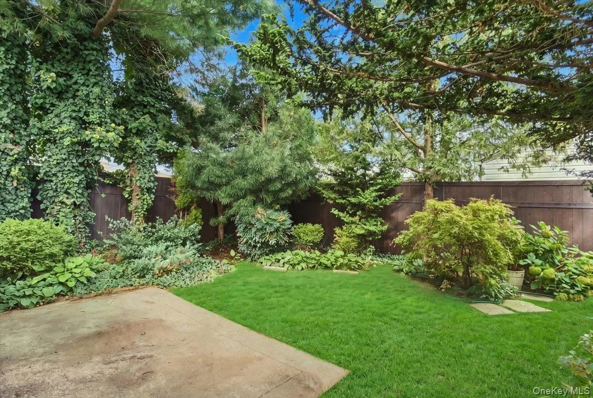 973 3rd Street, North Hempstead, NY, 4 Bedrooms Bedrooms, 6 Rooms Rooms,3 BathroomsBathrooms,Residential,For Rent,3rd,0,1053805 973 3rd Street, North Hempstead, NY, 4 Bedrooms Bedrooms, 6 Rooms Rooms,3 BathroomsBathrooms,Residential,For Rent,3rd,0,1053805