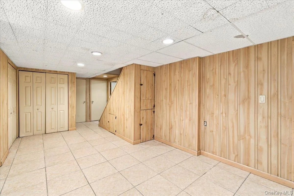 973 3rd Street, North Hempstead, NY, 4 Bedrooms Bedrooms, 6 Rooms Rooms,3 BathroomsBathrooms,Residential,For Rent,3rd,0,1053805 973 3rd Street, North Hempstead, NY, 4 Bedrooms Bedrooms, 6 Rooms Rooms,3 BathroomsBathrooms,Residential,For Rent,3rd,0,1053805