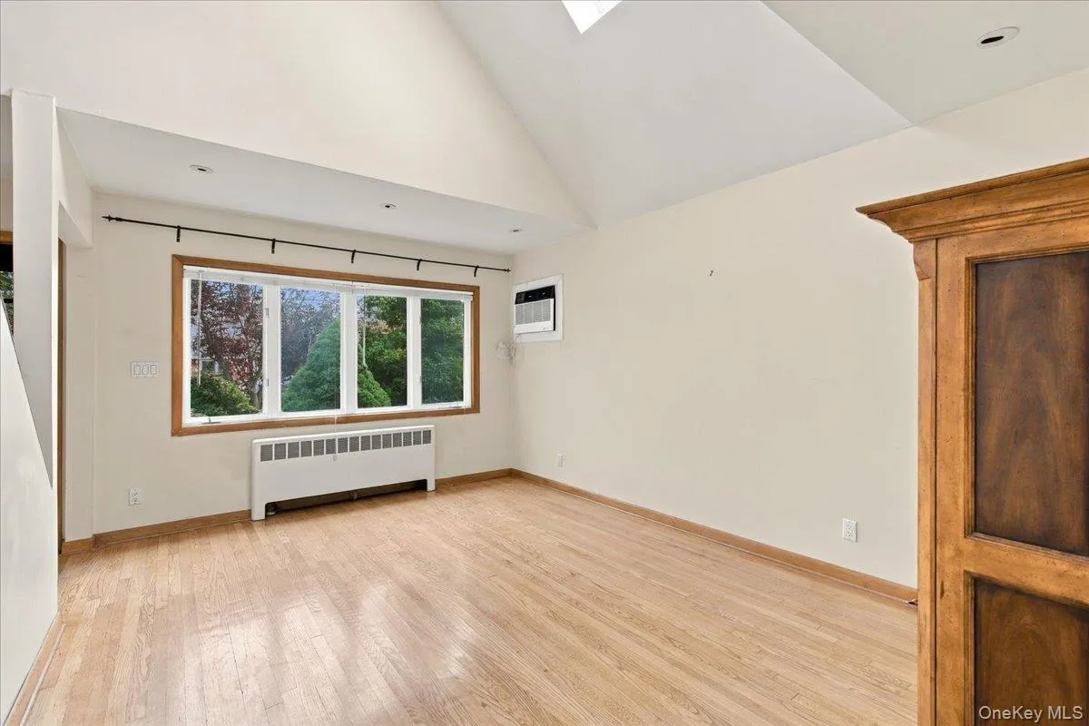 973 3rd Street, North Hempstead, NY, 4 Bedrooms Bedrooms, 6 Rooms Rooms,3 BathroomsBathrooms,Residential,For Rent,3rd,0,1053805 973 3rd Street, North Hempstead, NY, 4 Bedrooms Bedrooms, 6 Rooms Rooms,3 BathroomsBathrooms,Residential,For Rent,3rd,0,1053805