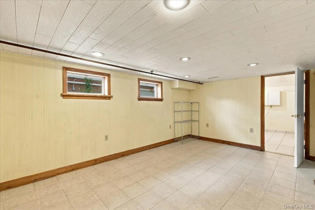 973 3rd Street, North Hempstead, NY, 4 Bedrooms Bedrooms, 6 Rooms Rooms,3 BathroomsBathrooms,Residential,For Rent,3rd,0,1053805 973 3rd Street, North Hempstead, NY, 4 Bedrooms Bedrooms, 6 Rooms Rooms,3 BathroomsBathrooms,Residential,For Rent,3rd,0,1053805