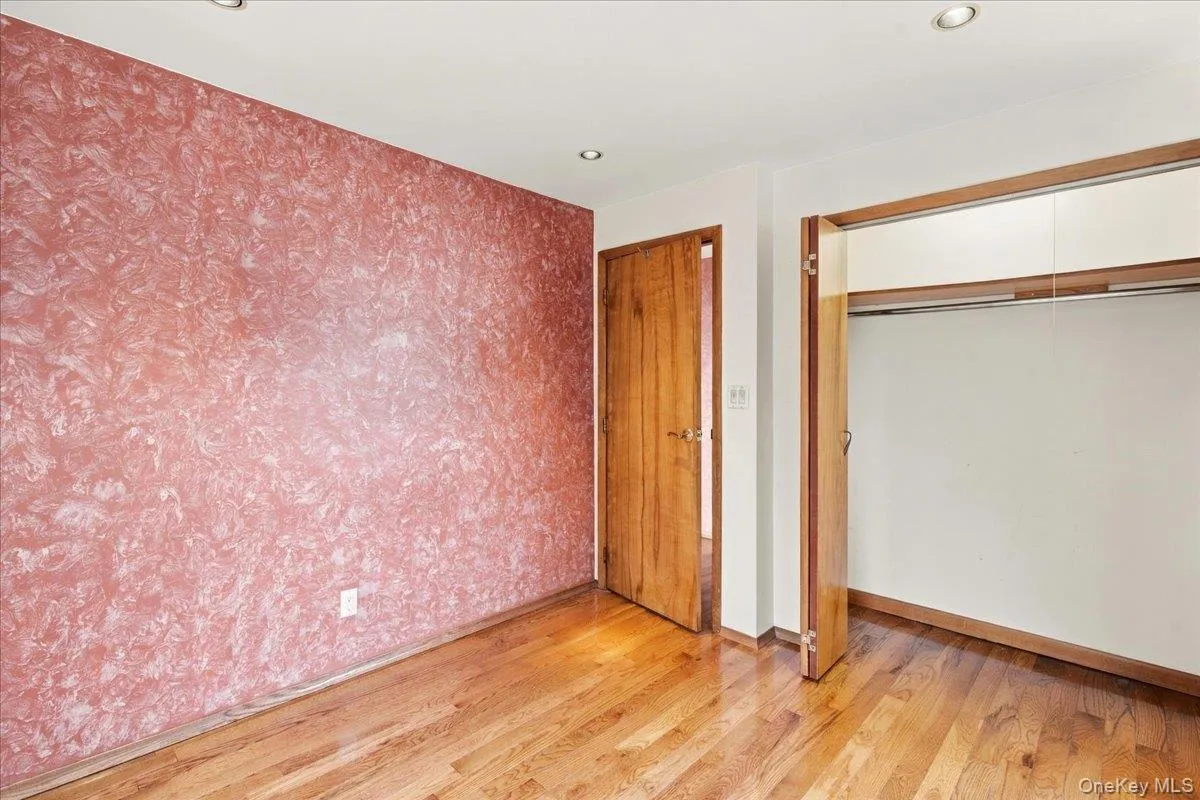 973 3rd Street, North Hempstead, NY, 4 Bedrooms Bedrooms, 6 Rooms Rooms,3 BathroomsBathrooms,Residential,For Rent,3rd,0,1053805 973 3rd Street, North Hempstead, NY, 4 Bedrooms Bedrooms, 6 Rooms Rooms,3 BathroomsBathrooms,Residential,For Rent,3rd,0,1053805