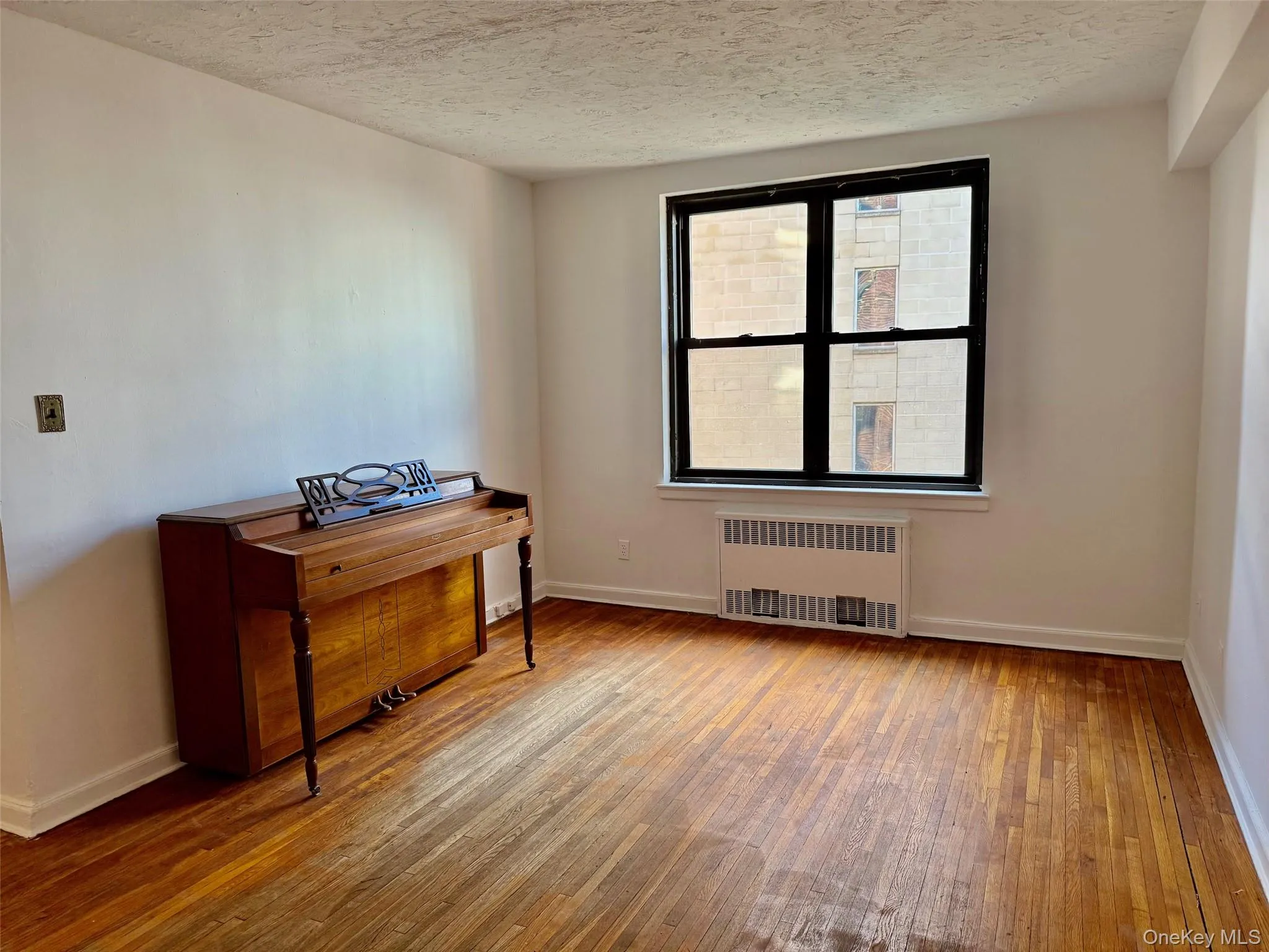 112-24 Northern Boulevard, New York, NY, 2 Bedrooms Bedrooms, 5 Rooms Rooms,1 BathroomBathrooms,Residential,For Rent,Northern,0,1053811 112-24 Northern Boulevard, New York, NY, 2 Bedrooms Bedrooms, 5 Rooms Rooms,1 BathroomBathrooms,Residential,For Rent,Northern,0,1053811