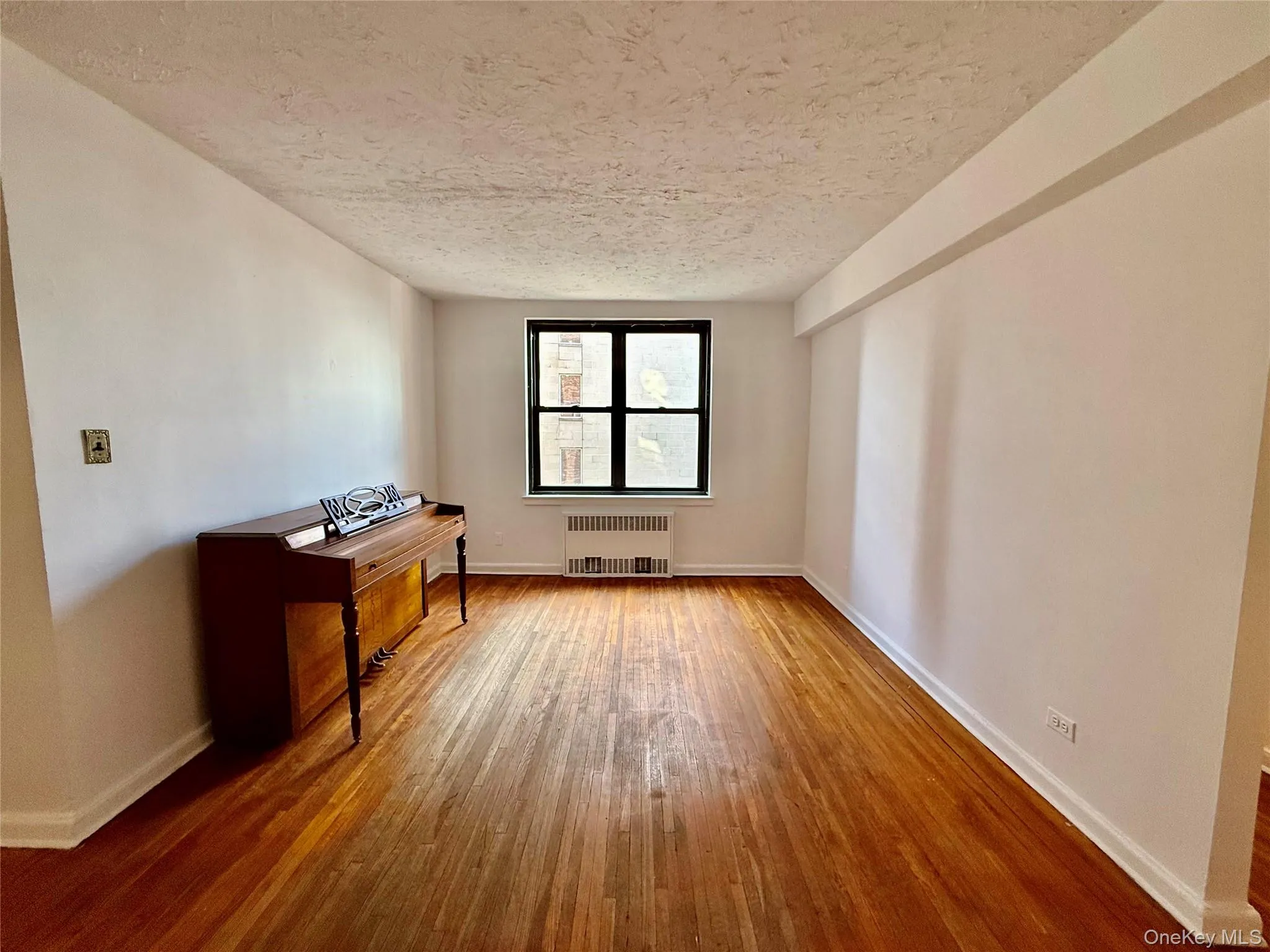 112-24 Northern Boulevard, New York, NY, 2 Bedrooms Bedrooms, 5 Rooms Rooms,1 BathroomBathrooms,Residential,For Rent,Northern,0,1053811 112-24 Northern Boulevard, New York, NY, 2 Bedrooms Bedrooms, 5 Rooms Rooms,1 BathroomBathrooms,Residential,For Rent,Northern,0,1053811