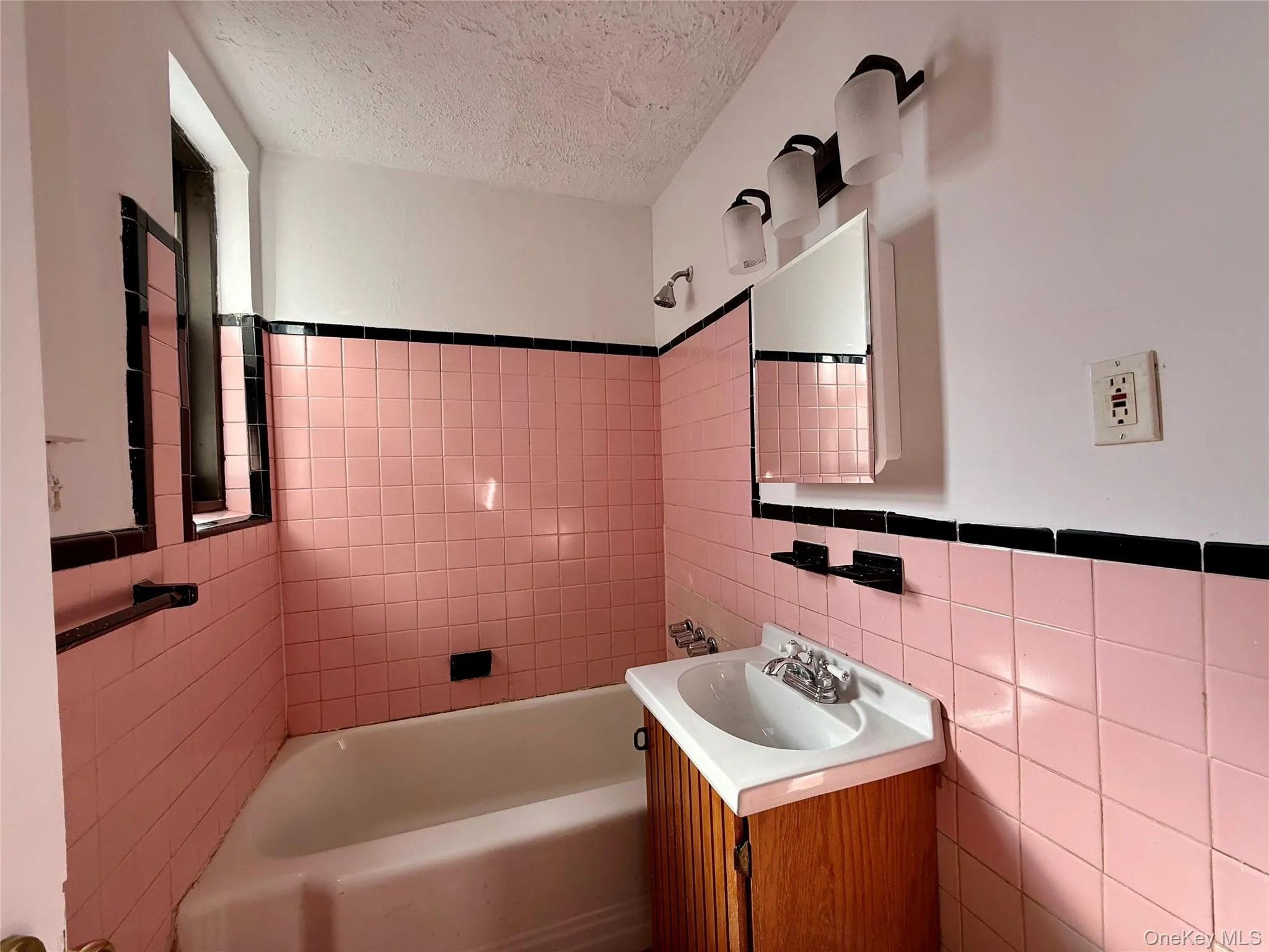 112-24 Northern Boulevard, New York, NY, 2 Bedrooms Bedrooms, 5 Rooms Rooms,1 BathroomBathrooms,Residential,For Rent,Northern,0,1053811 112-24 Northern Boulevard, New York, NY, 2 Bedrooms Bedrooms, 5 Rooms Rooms,1 BathroomBathrooms,Residential,For Rent,Northern,0,1053811