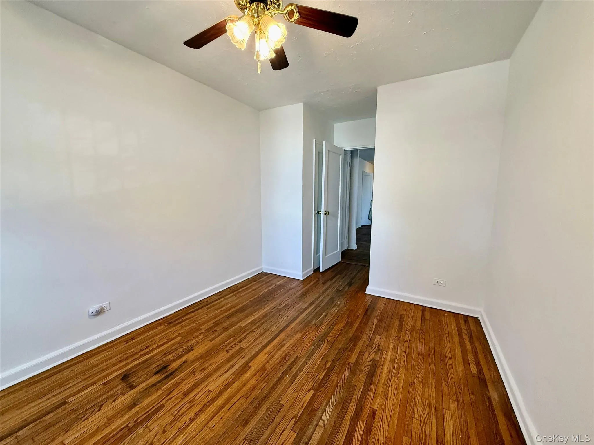 112-24 Northern Boulevard, New York, NY, 2 Bedrooms Bedrooms, 5 Rooms Rooms,1 BathroomBathrooms,Residential,For Rent,Northern,0,1053811 112-24 Northern Boulevard, New York, NY, 2 Bedrooms Bedrooms, 5 Rooms Rooms,1 BathroomBathrooms,Residential,For Rent,Northern,0,1053811