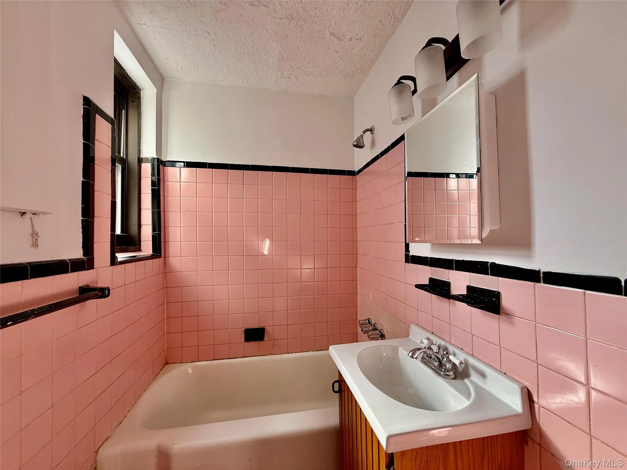 112-24 Northern Boulevard, New York, NY, 2 Bedrooms Bedrooms, 5 Rooms Rooms,1 BathroomBathrooms,Residential,For Rent,Northern,0,1053811 112-24 Northern Boulevard, New York, NY, 2 Bedrooms Bedrooms, 5 Rooms Rooms,1 BathroomBathrooms,Residential,For Rent,Northern,0,1053811