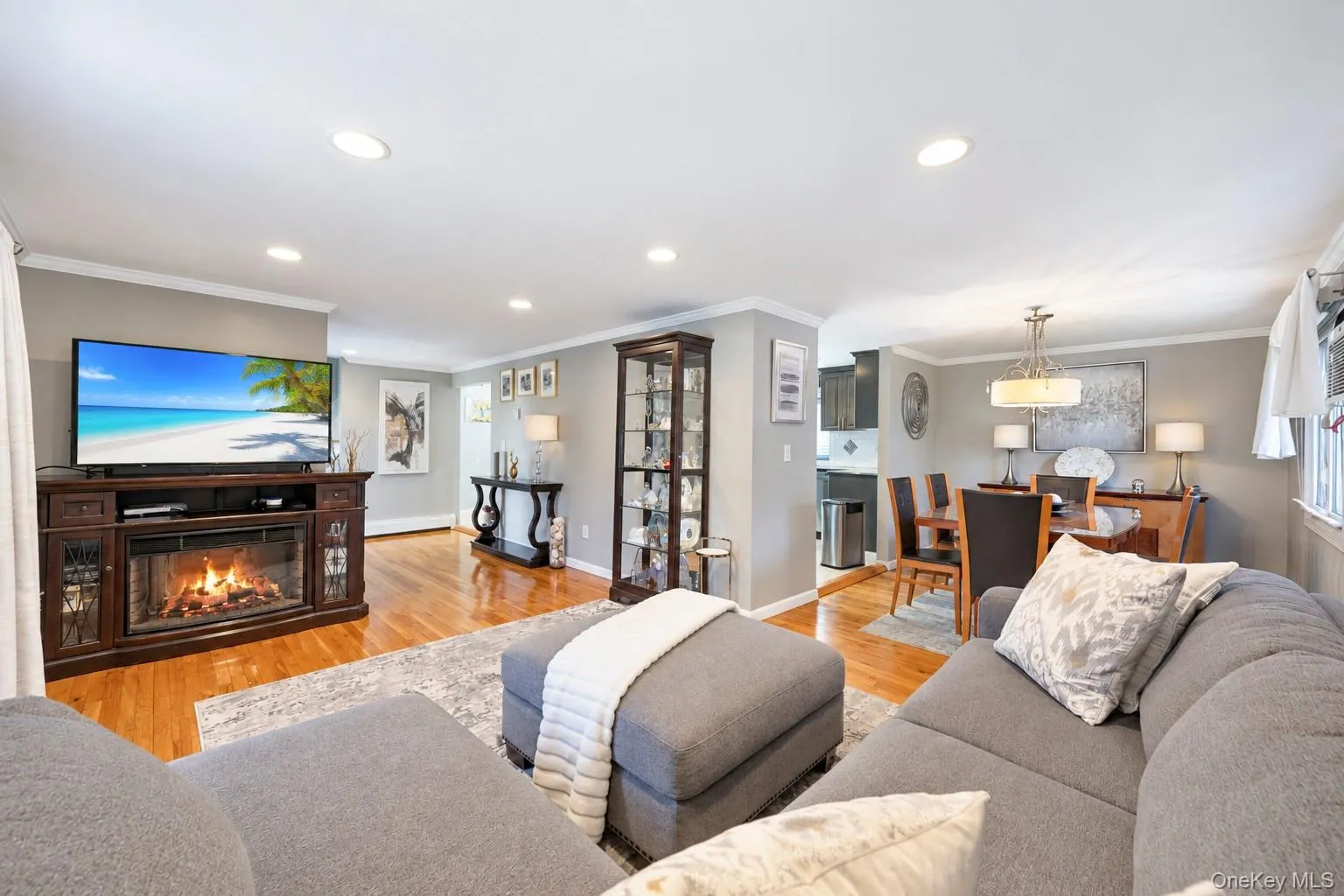 14 Hollingwood Drive, Brookhaven, NY, 5 Bedrooms Bedrooms, 8 Rooms Rooms,2 BathroomsBathrooms,Residential,For Rent,Hollingwood,0,1053828 14 Hollingwood Drive, Brookhaven, NY, 5 Bedrooms Bedrooms, 8 Rooms Rooms,2 BathroomsBathrooms,Residential,For Rent,Hollingwood,0,1053828