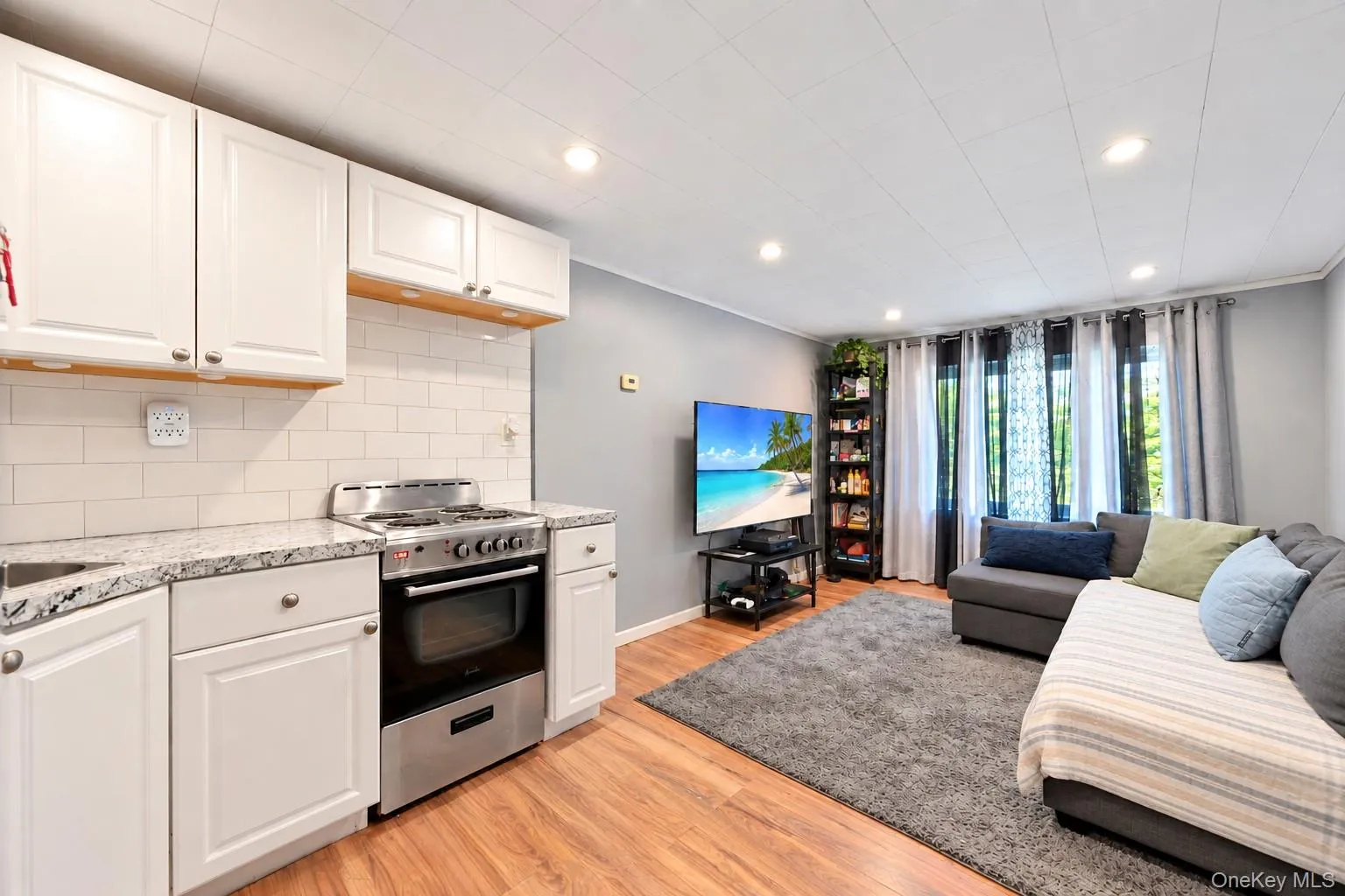 14 Hollingwood Drive, Brookhaven, NY, 5 Bedrooms Bedrooms, 8 Rooms Rooms,2 BathroomsBathrooms,Residential,For Rent,Hollingwood,0,1053828 14 Hollingwood Drive, Brookhaven, NY, 5 Bedrooms Bedrooms, 8 Rooms Rooms,2 BathroomsBathrooms,Residential,For Rent,Hollingwood,0,1053828