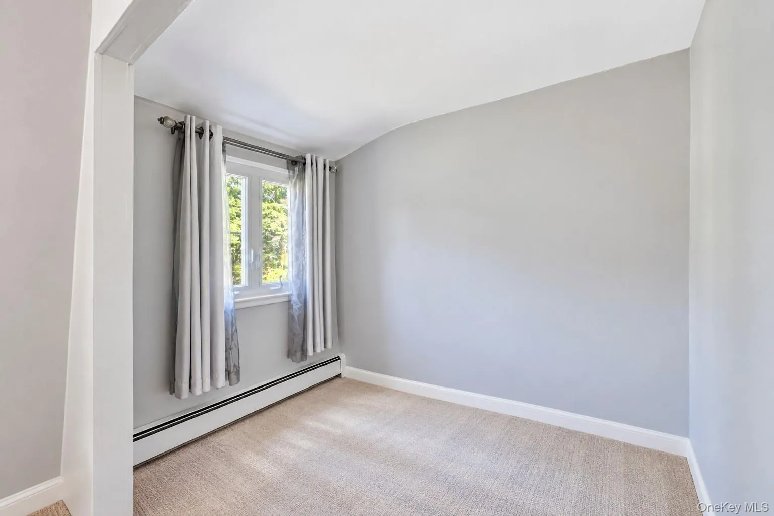 14 Hollingwood Drive, Brookhaven, NY, 5 Bedrooms Bedrooms, 8 Rooms Rooms,2 BathroomsBathrooms,Residential,For Rent,Hollingwood,0,1053828 14 Hollingwood Drive, Brookhaven, NY, 5 Bedrooms Bedrooms, 8 Rooms Rooms,2 BathroomsBathrooms,Residential,For Rent,Hollingwood,0,1053828