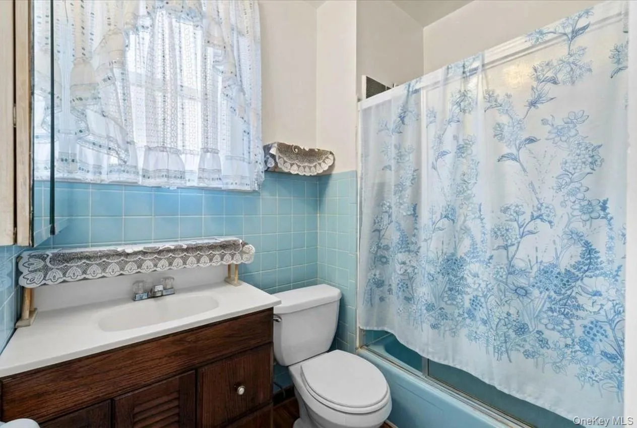 195-12 Mc Laughlin Avenue, New York, NY, 4 Bedrooms Bedrooms, 12 Rooms Rooms,2 BathroomsBathrooms,Residential,For Rent,Mc Laughlin,0,1053835 195-12 Mc Laughlin Avenue, New York, NY, 4 Bedrooms Bedrooms, 12 Rooms Rooms,2 BathroomsBathrooms,Residential,For Rent,Mc Laughlin,0,1053835