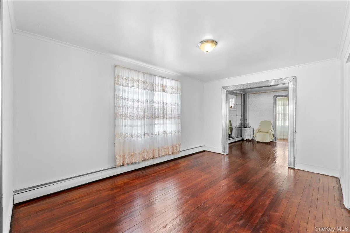 195-12 Mc Laughlin Avenue, New York, NY, 4 Bedrooms Bedrooms, 12 Rooms Rooms,2 BathroomsBathrooms,Residential,For Rent,Mc Laughlin,0,1053835 195-12 Mc Laughlin Avenue, New York, NY, 4 Bedrooms Bedrooms, 12 Rooms Rooms,2 BathroomsBathrooms,Residential,For Rent,Mc Laughlin,0,1053835