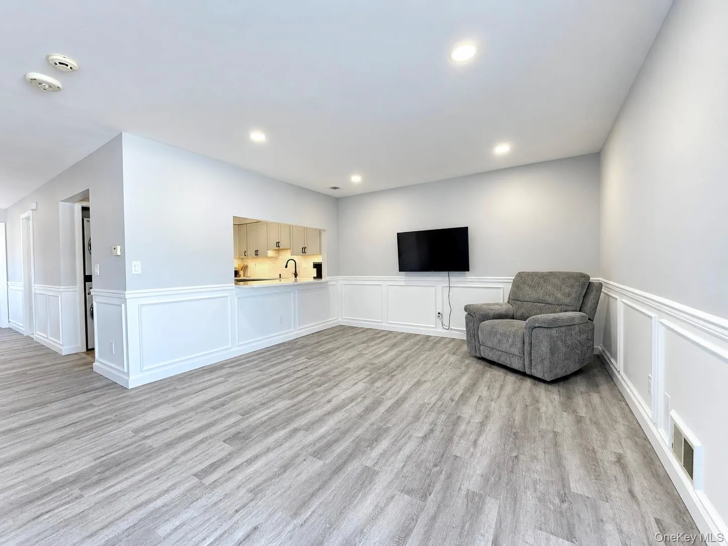 162 Cambridge Drive, Babylon, NY, 2 Bedrooms Bedrooms, 5 Rooms Rooms,1 BathroomBathrooms,Residential,For Rent,Cambridge,0,1053844 162 Cambridge Drive, Babylon, NY, 2 Bedrooms Bedrooms, 5 Rooms Rooms,1 BathroomBathrooms,Residential,For Rent,Cambridge,0,1053844