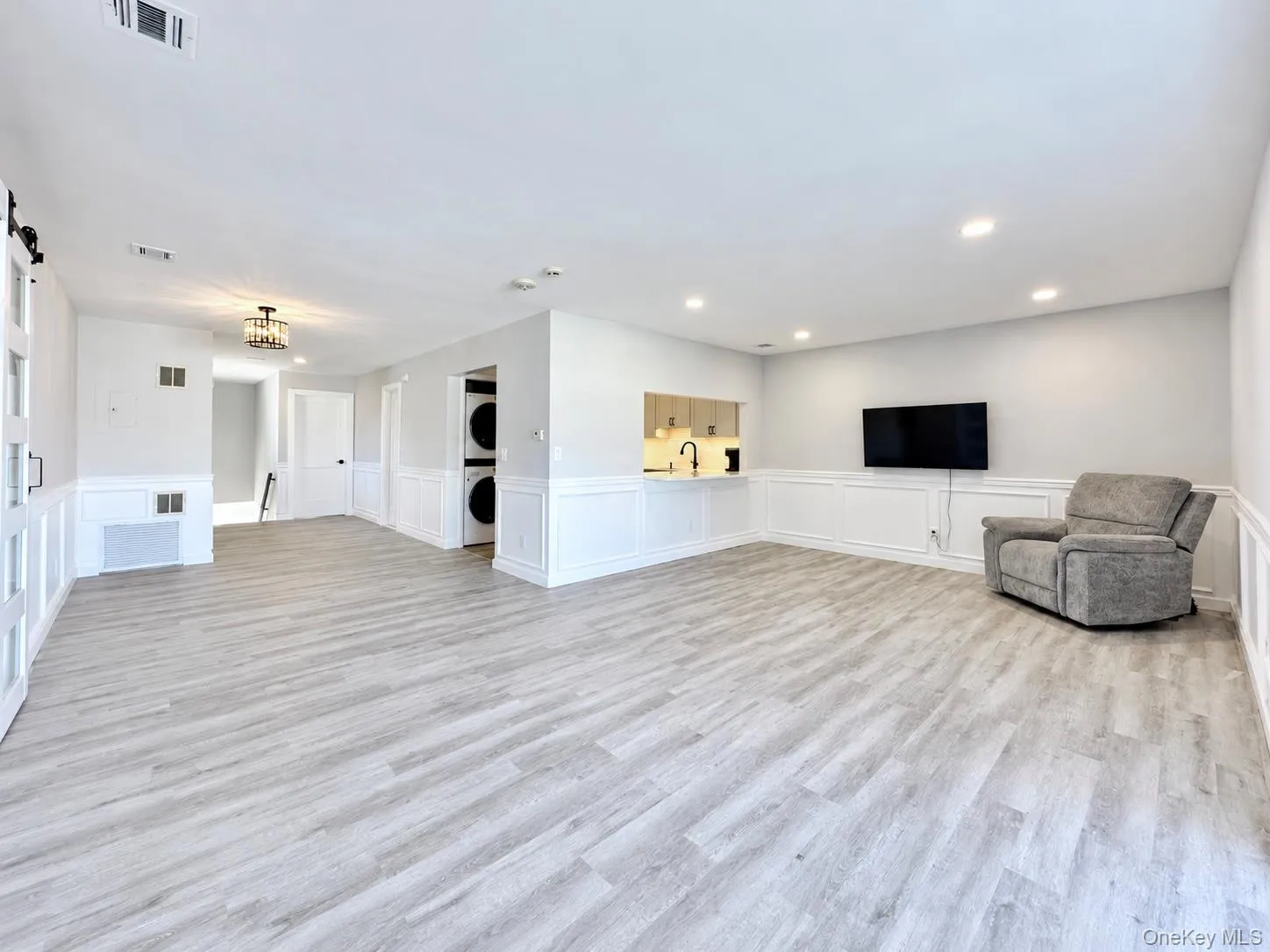 162 Cambridge Drive, Babylon, NY, 2 Bedrooms Bedrooms, 5 Rooms Rooms,1 BathroomBathrooms,Residential,For Rent,Cambridge,0,1053844 162 Cambridge Drive, Babylon, NY, 2 Bedrooms Bedrooms, 5 Rooms Rooms,1 BathroomBathrooms,Residential,For Rent,Cambridge,0,1053844