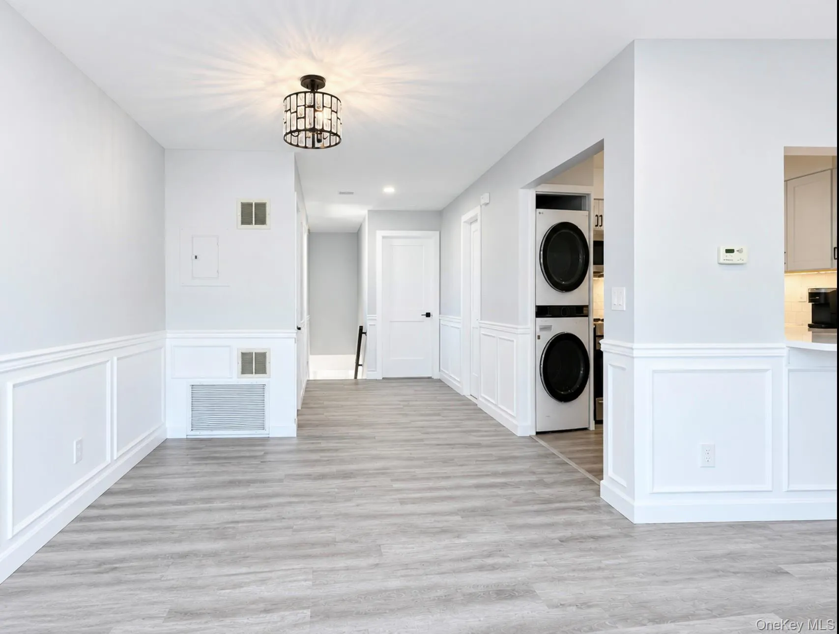 162 Cambridge Drive, Babylon, NY, 2 Bedrooms Bedrooms, 5 Rooms Rooms,1 BathroomBathrooms,Residential,For Rent,Cambridge,0,1053844 162 Cambridge Drive, Babylon, NY, 2 Bedrooms Bedrooms, 5 Rooms Rooms,1 BathroomBathrooms,Residential,For Rent,Cambridge,0,1053844