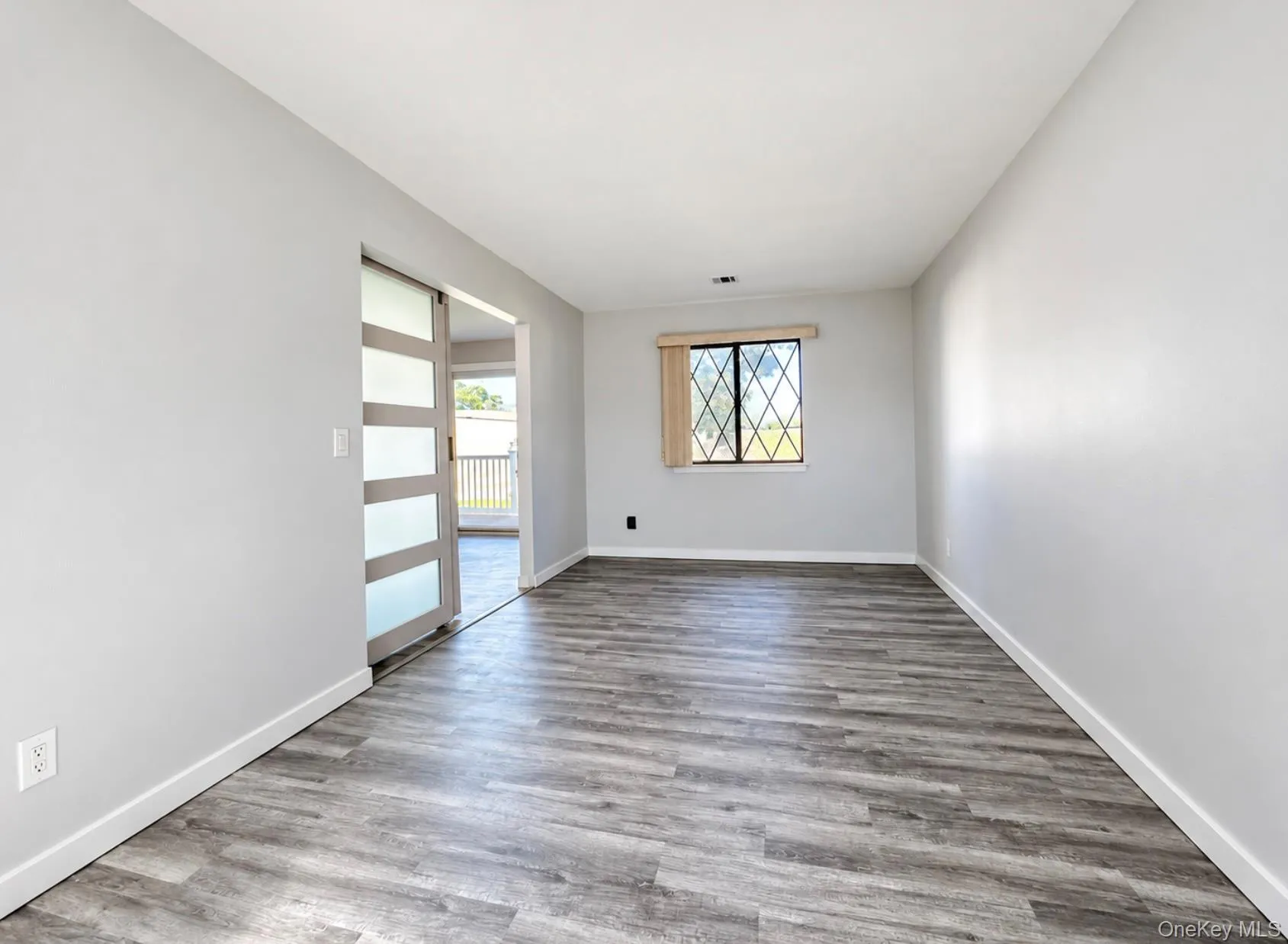 162 Cambridge Drive, Babylon, NY, 2 Bedrooms Bedrooms, 5 Rooms Rooms,1 BathroomBathrooms,Residential,For Rent,Cambridge,0,1053844 162 Cambridge Drive, Babylon, NY, 2 Bedrooms Bedrooms, 5 Rooms Rooms,1 BathroomBathrooms,Residential,For Rent,Cambridge,0,1053844