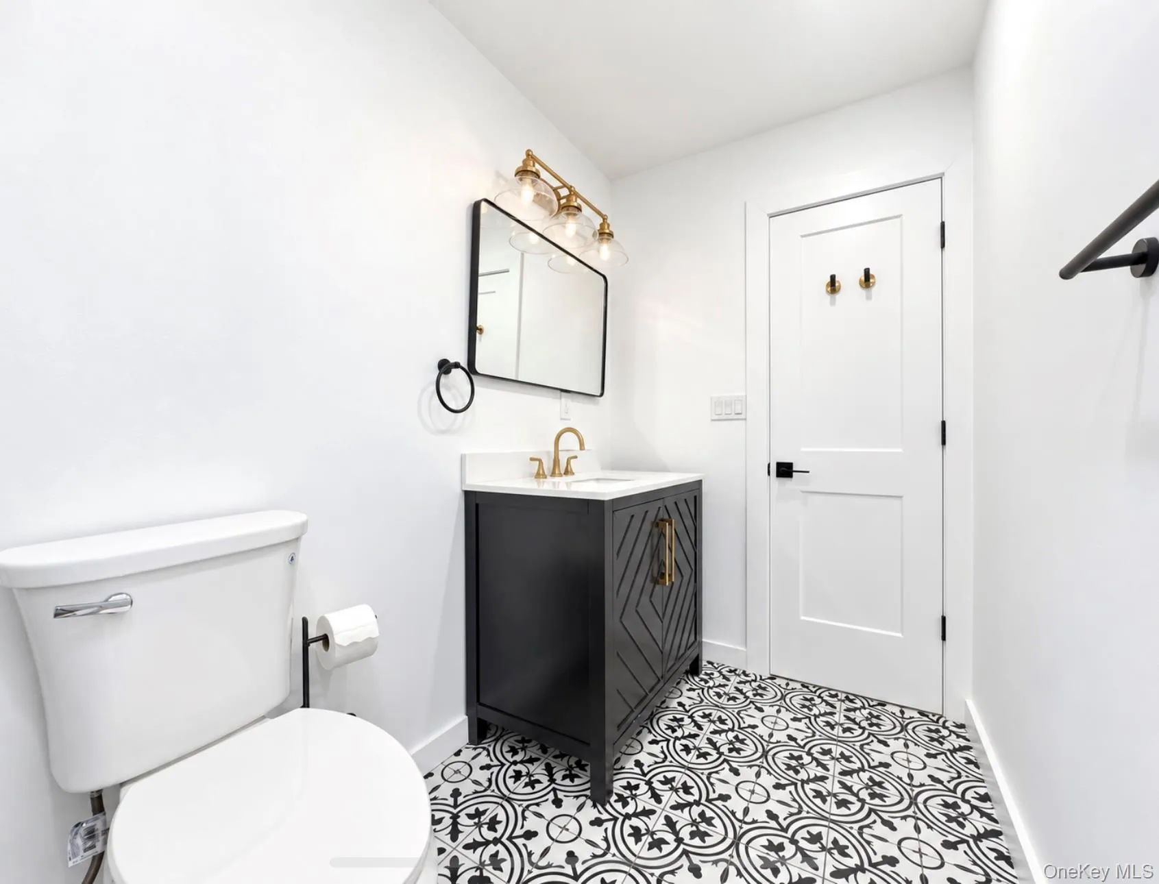 162 Cambridge Drive, Babylon, NY, 2 Bedrooms Bedrooms, 5 Rooms Rooms,1 BathroomBathrooms,Residential,For Rent,Cambridge,0,1053844 162 Cambridge Drive, Babylon, NY, 2 Bedrooms Bedrooms, 5 Rooms Rooms,1 BathroomBathrooms,Residential,For Rent,Cambridge,0,1053844