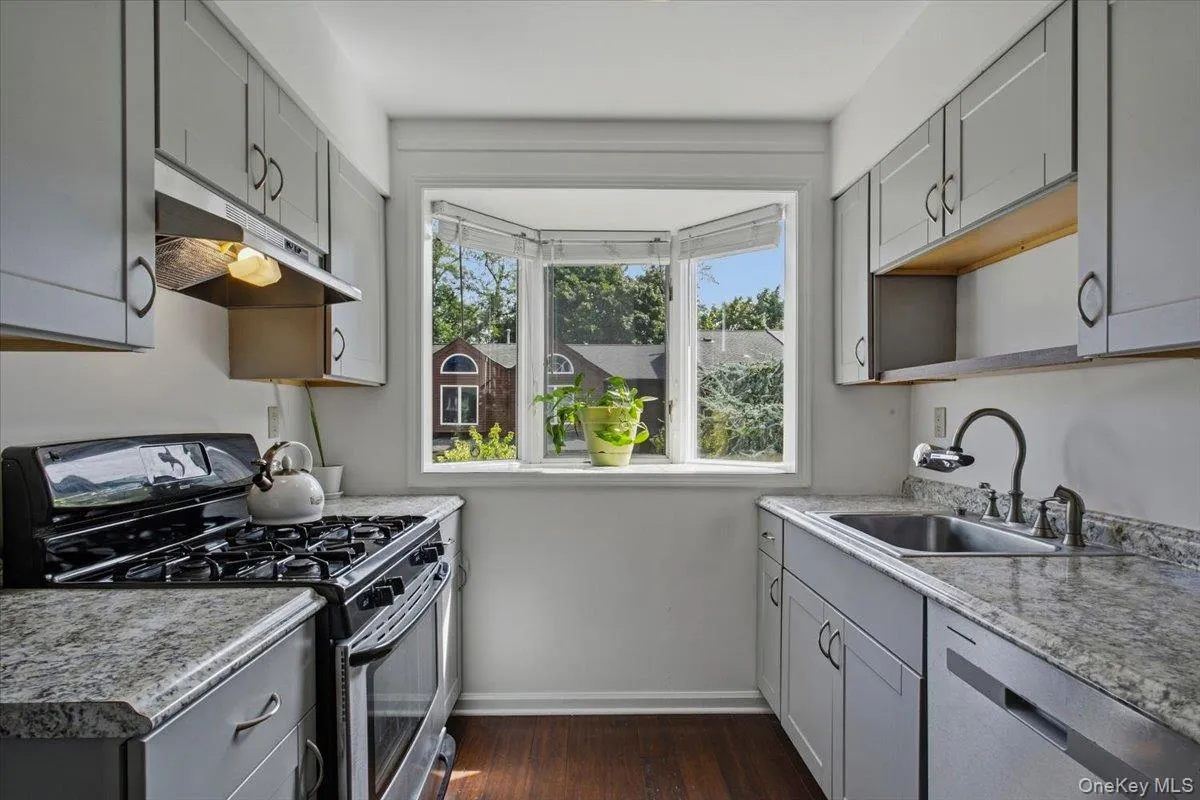 Lovingly cared for by its owners. This home offers a renovated kitchen, hardwood floors and has been freshly repainted. Lovingly cared for by its owners. This home offers a renovated kitchen, hardwood floors and has been freshly repainted.