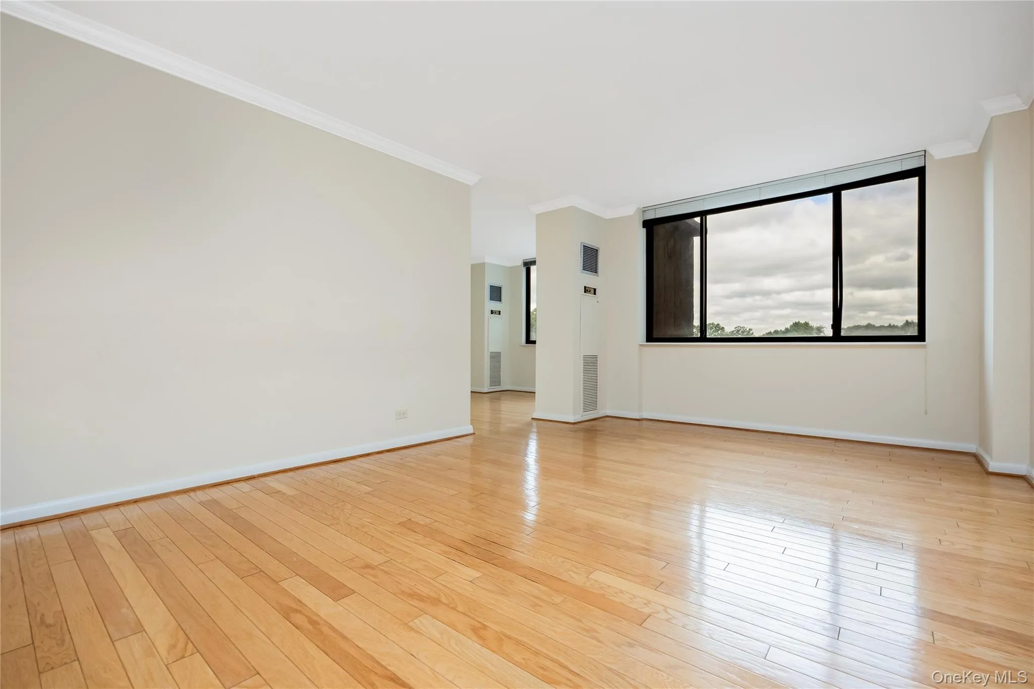 269-10 Grand Central Parkway, New York, NY, 2 Rooms Rooms,1 BathroomBathrooms,Residential,For Rent,Grand Central,0,1053847 269-10 Grand Central Parkway, New York, NY, 2 Rooms Rooms,1 BathroomBathrooms,Residential,For Rent,Grand Central,0,1053847