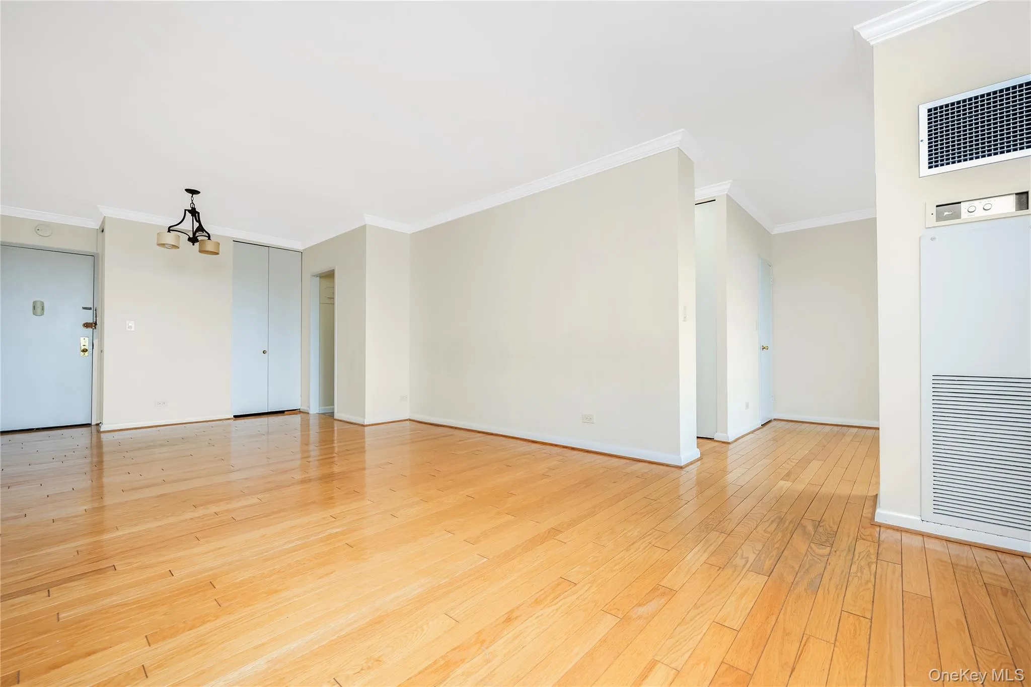 269-10 Grand Central Parkway, New York, NY, 2 Rooms Rooms,1 BathroomBathrooms,Residential,For Rent,Grand Central,0,1053847 269-10 Grand Central Parkway, New York, NY, 2 Rooms Rooms,1 BathroomBathrooms,Residential,For Rent,Grand Central,0,1053847