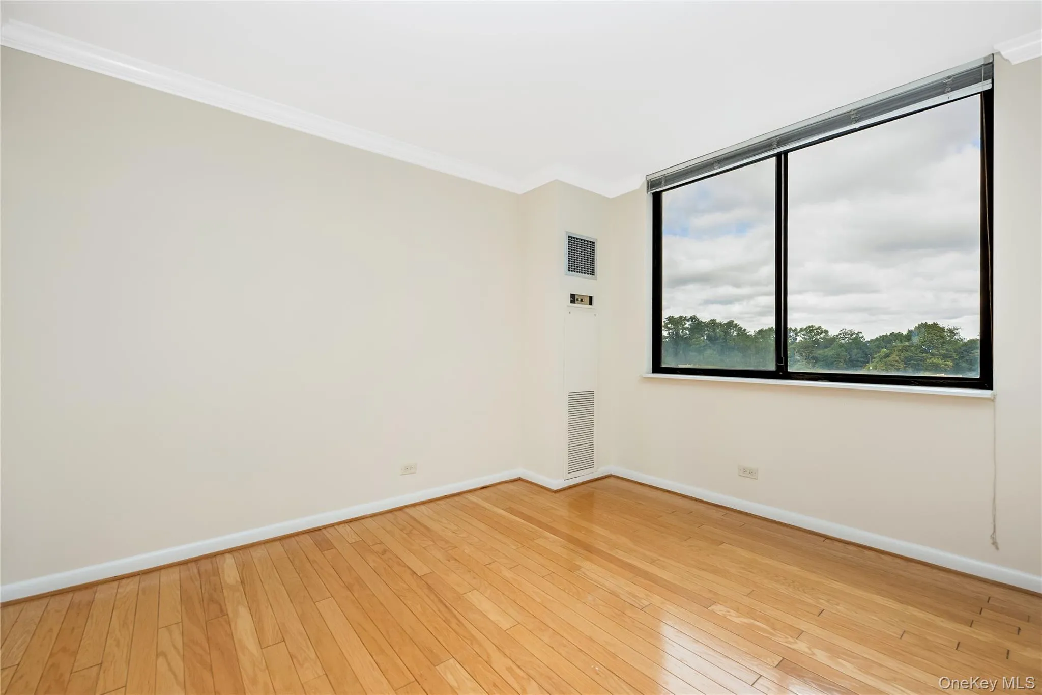 269-10 Grand Central Parkway, New York, NY, 2 Rooms Rooms,1 BathroomBathrooms,Residential,For Rent,Grand Central,0,1053847 269-10 Grand Central Parkway, New York, NY, 2 Rooms Rooms,1 BathroomBathrooms,Residential,For Rent,Grand Central,0,1053847