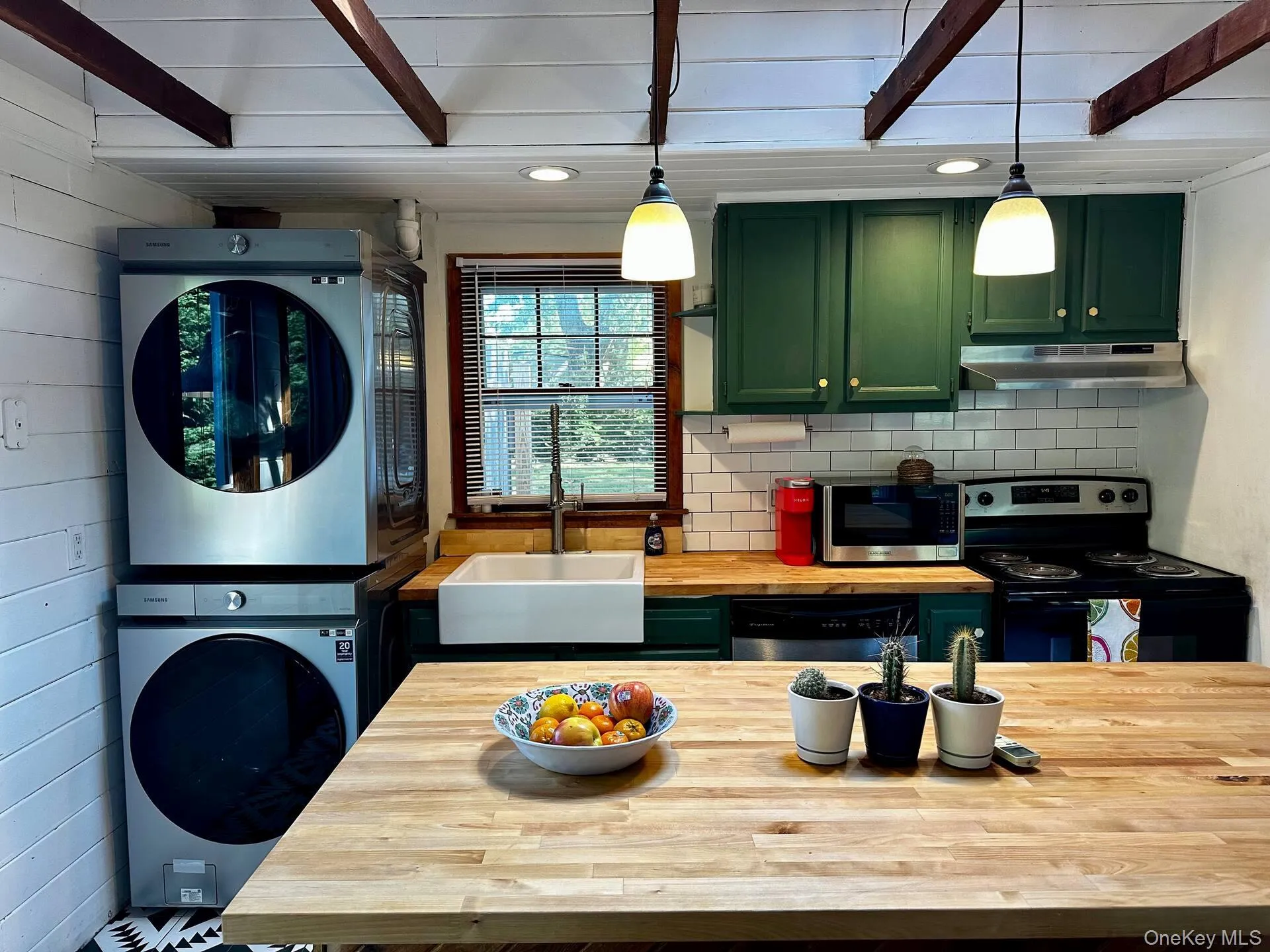 332 Canoe Place Road, Southampton, NY, 2 Room Rooms,1 BathroomBathrooms,Residential Lease,For Rent,Canoe Place,0,1053849 332 Canoe Place Road, Southampton, NY, 2 Room Rooms,1 BathroomBathrooms,Residential Lease,For Rent,Canoe Place,0,1053849