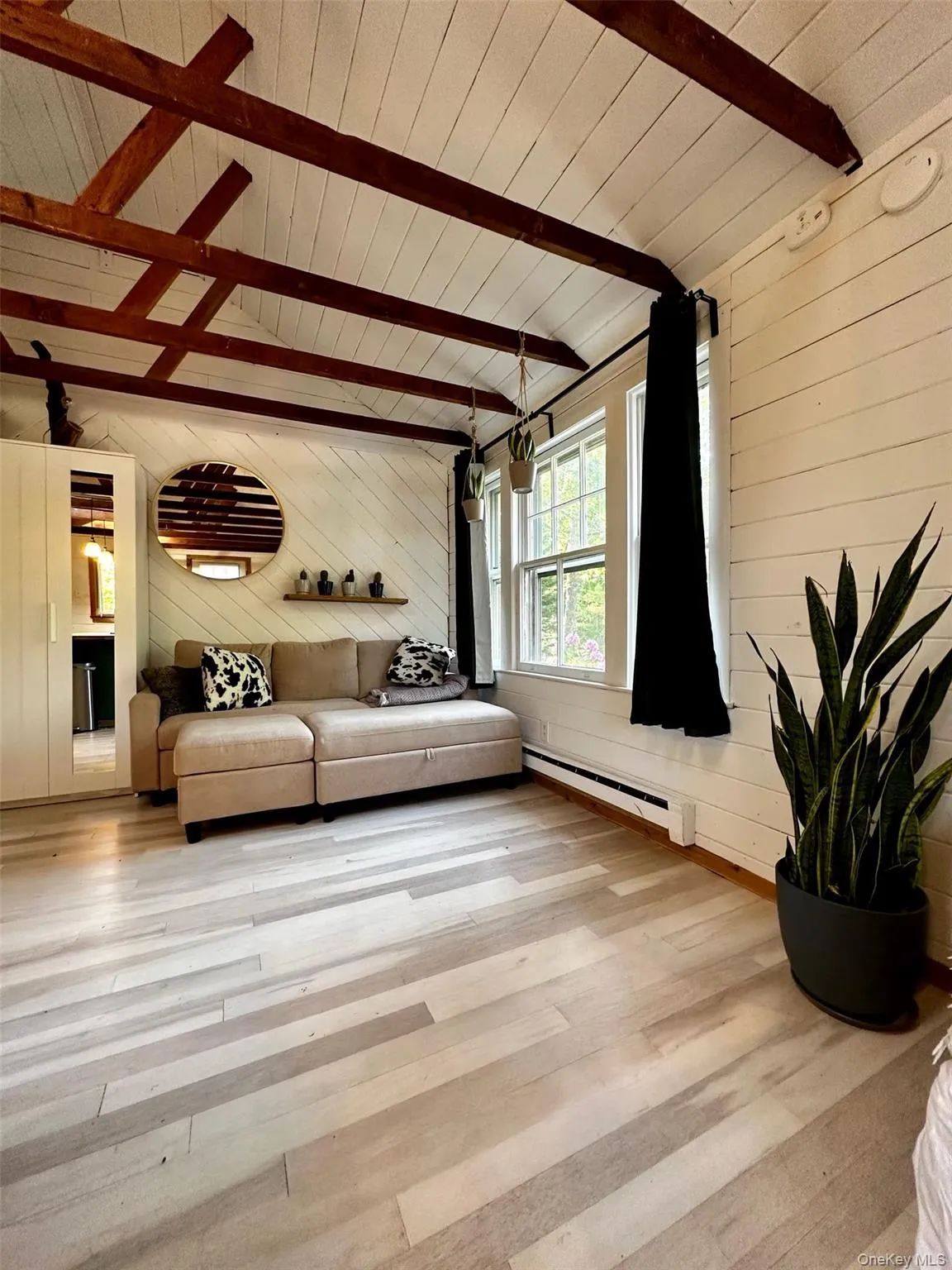 332 Canoe Place Road, Southampton, NY, 2 Room Rooms,1 BathroomBathrooms,Residential Lease,For Rent,Canoe Place,0,1053849 332 Canoe Place Road, Southampton, NY, 2 Room Rooms,1 BathroomBathrooms,Residential Lease,For Rent,Canoe Place,0,1053849